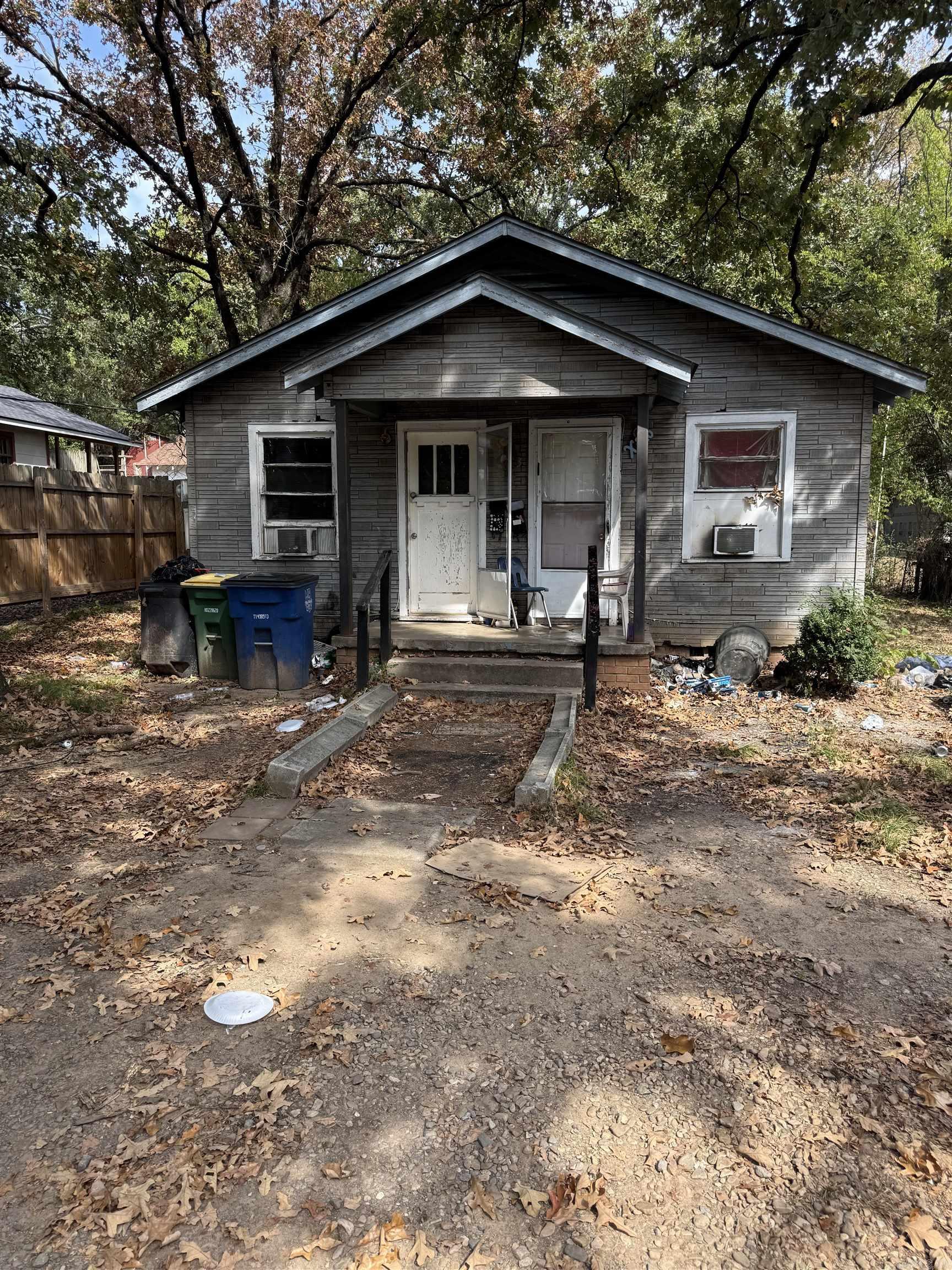 1013 W 48th Street Property Photo 1