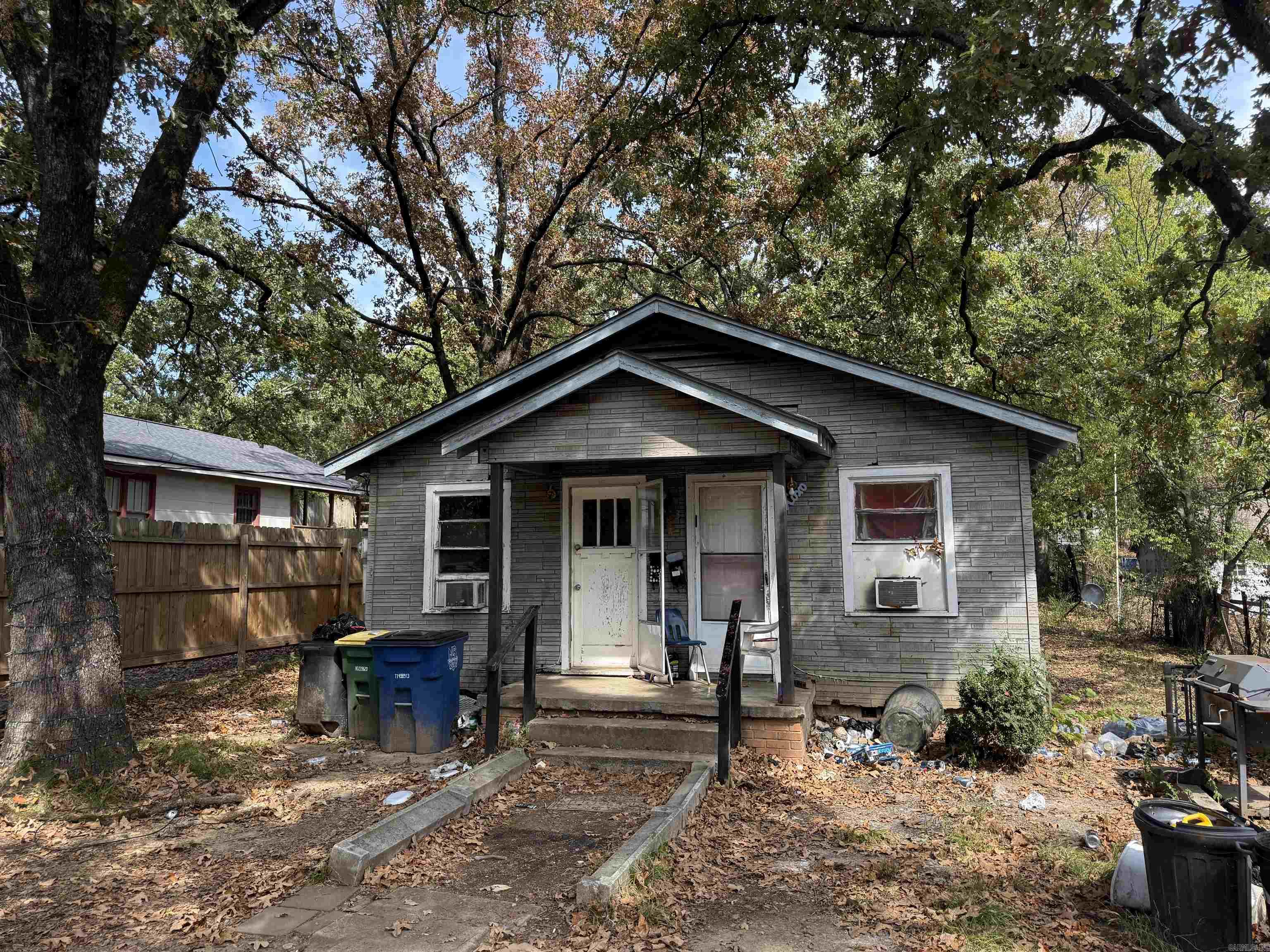 1013 W 48th Street Property Photo 2