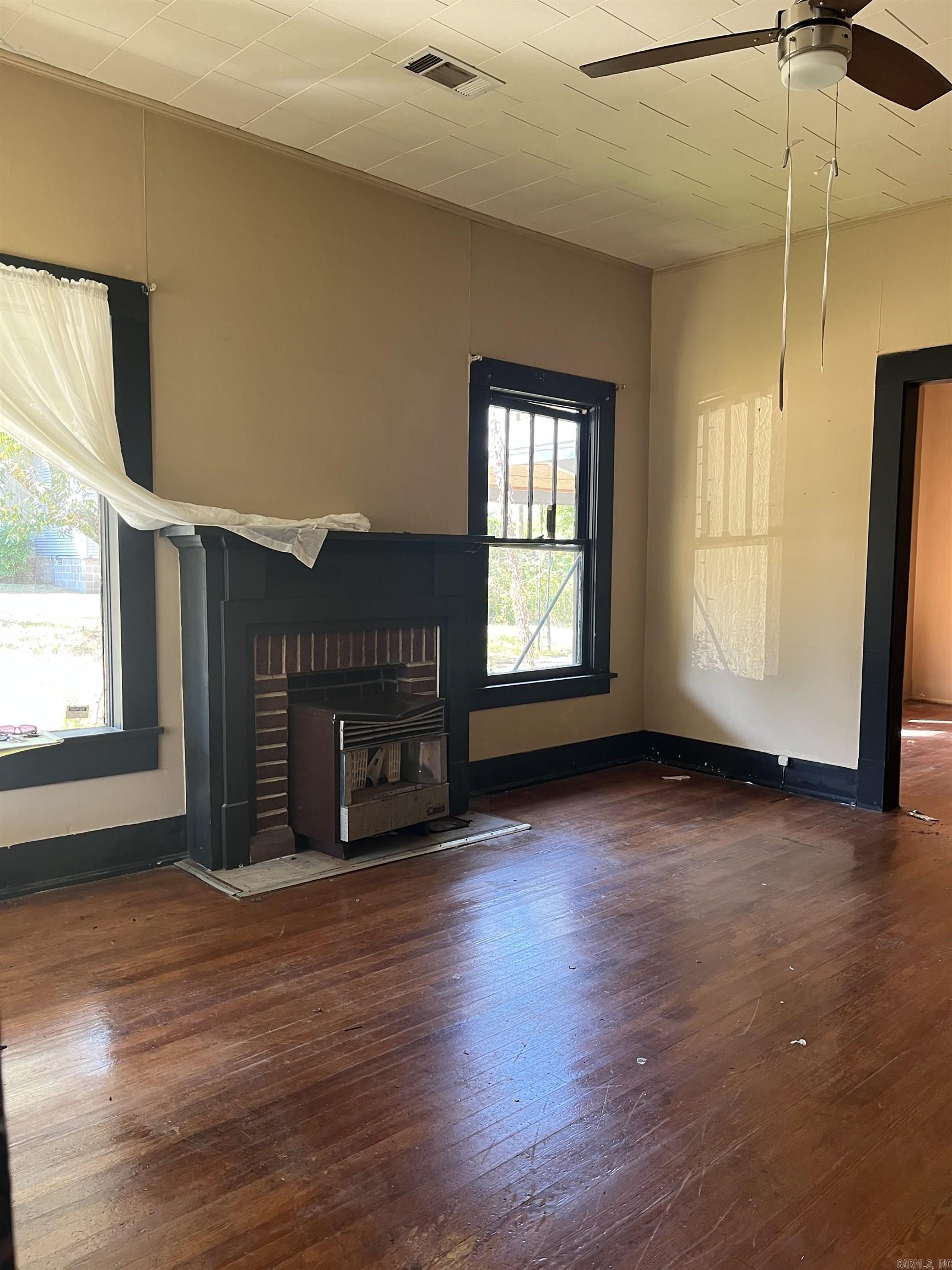 501 N Pine Property Photo 2