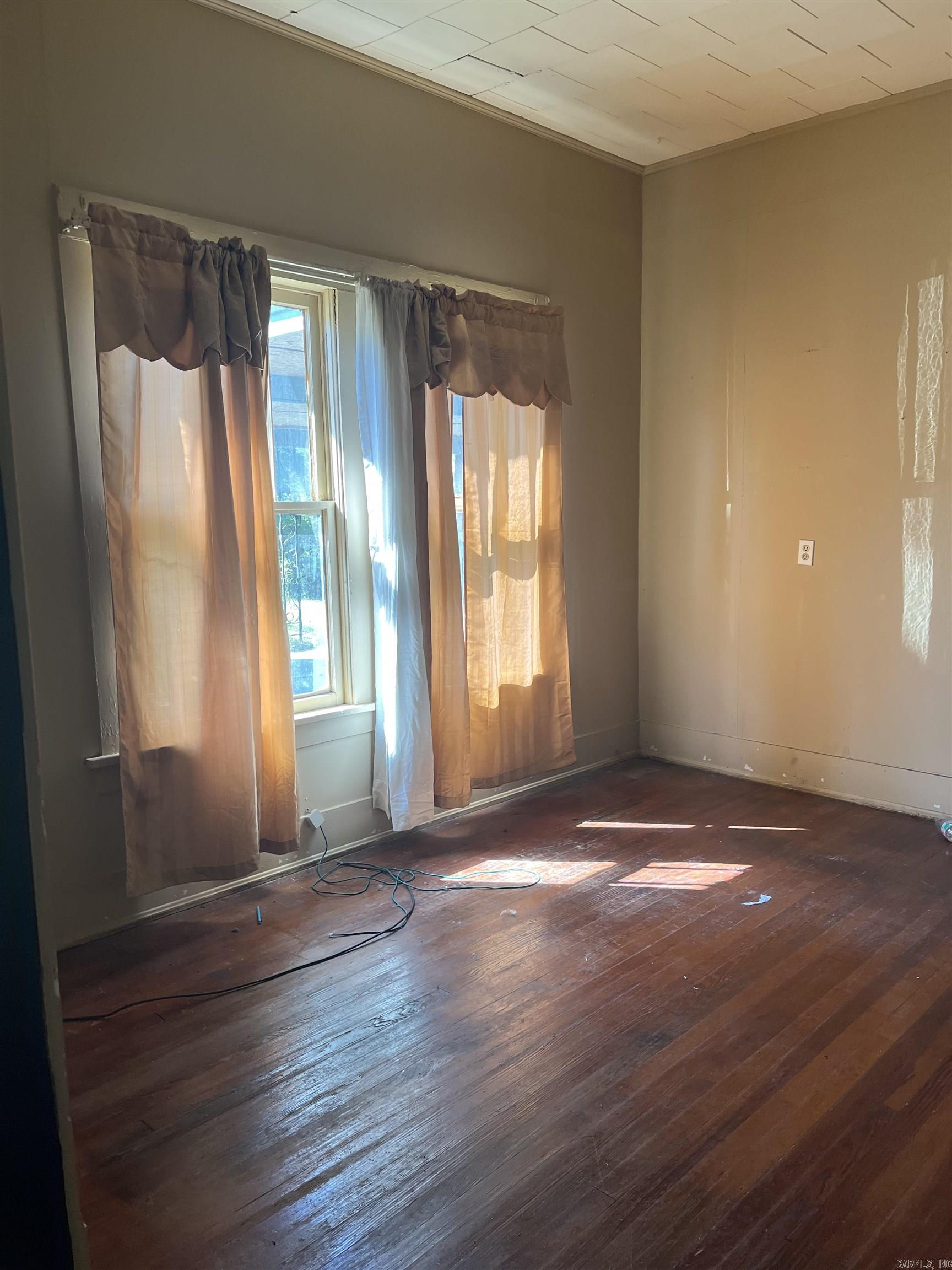 501 N Pine Property Photo 3