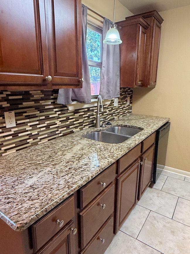 2912 Dorset Drive Property Photo 6