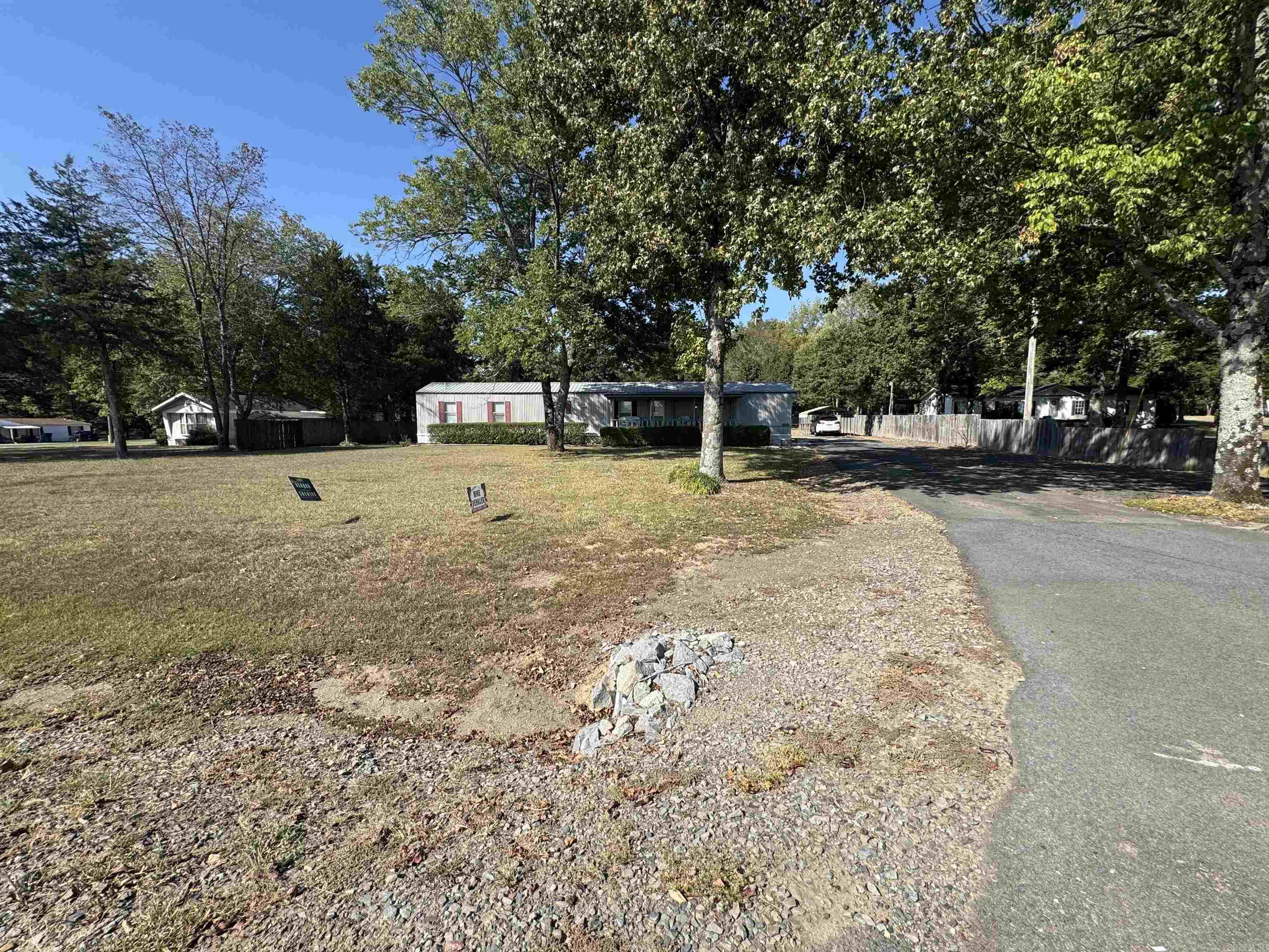 2082 Willie Ray Property Photo 1