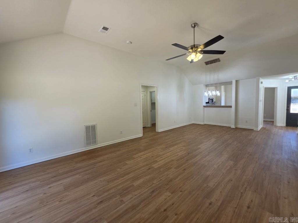 708 Mockingbird Ln Property Photo 9