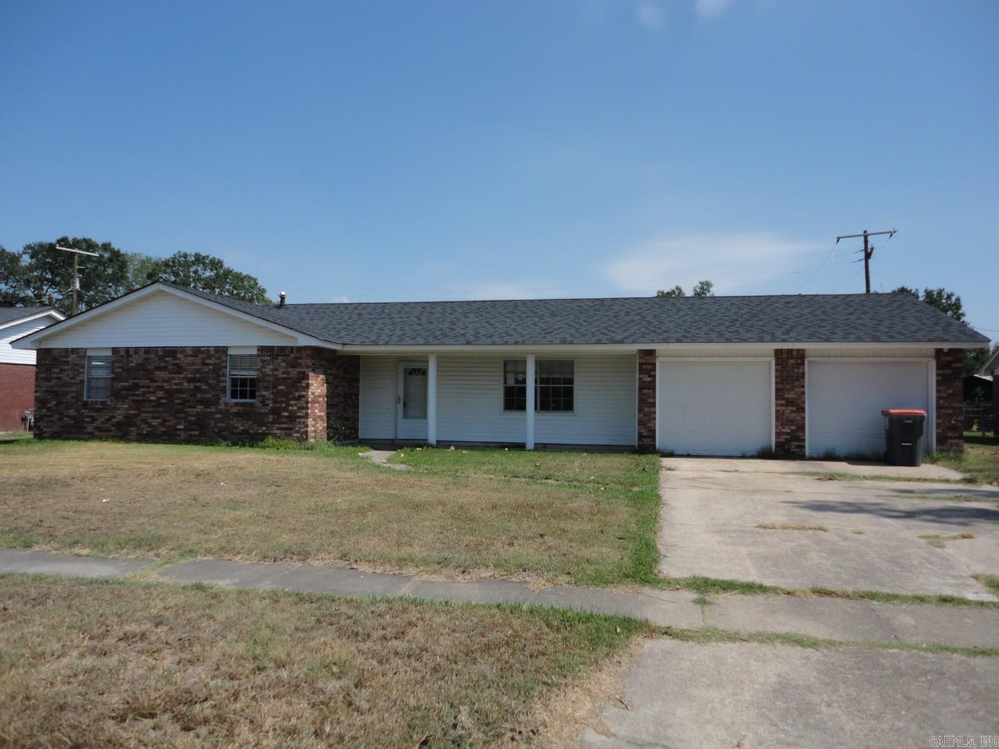 2905 S Taft Street Property Photo 1