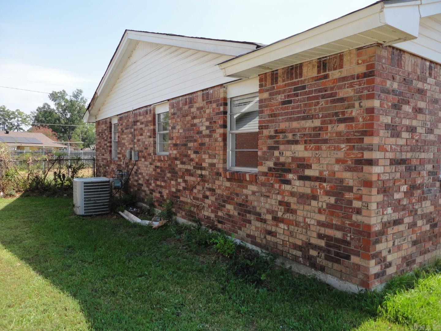 2905 S Taft Street Property Photo 2