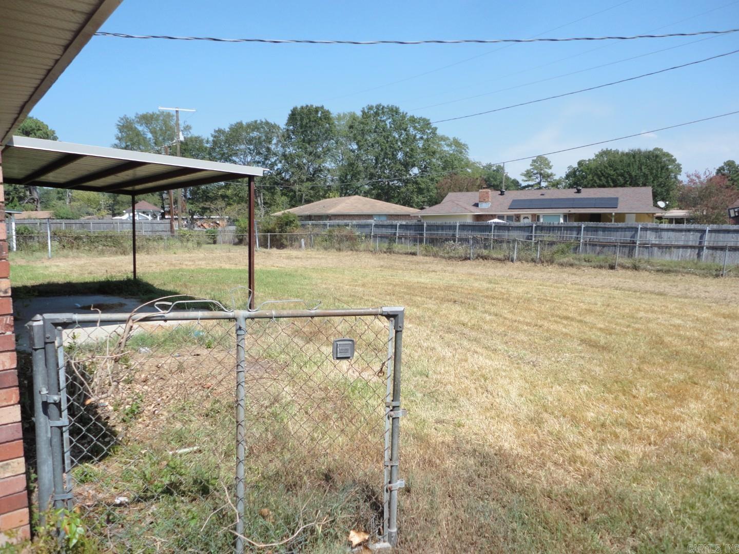 2905 S Taft Street Property Photo 5