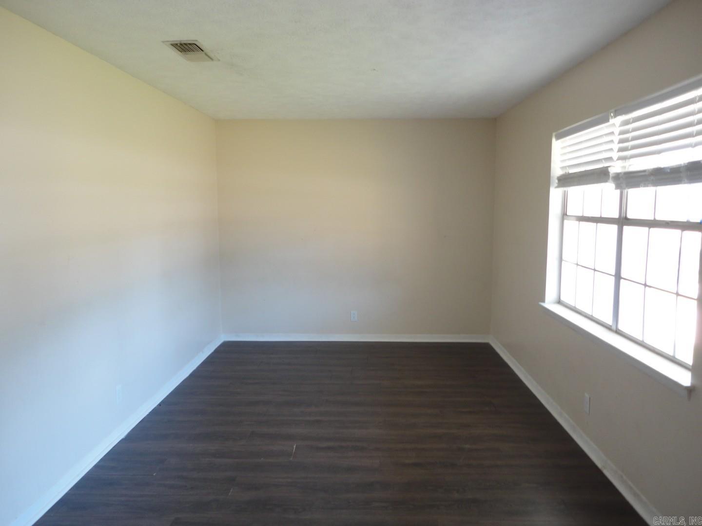 2905 S Taft Street Property Photo 6