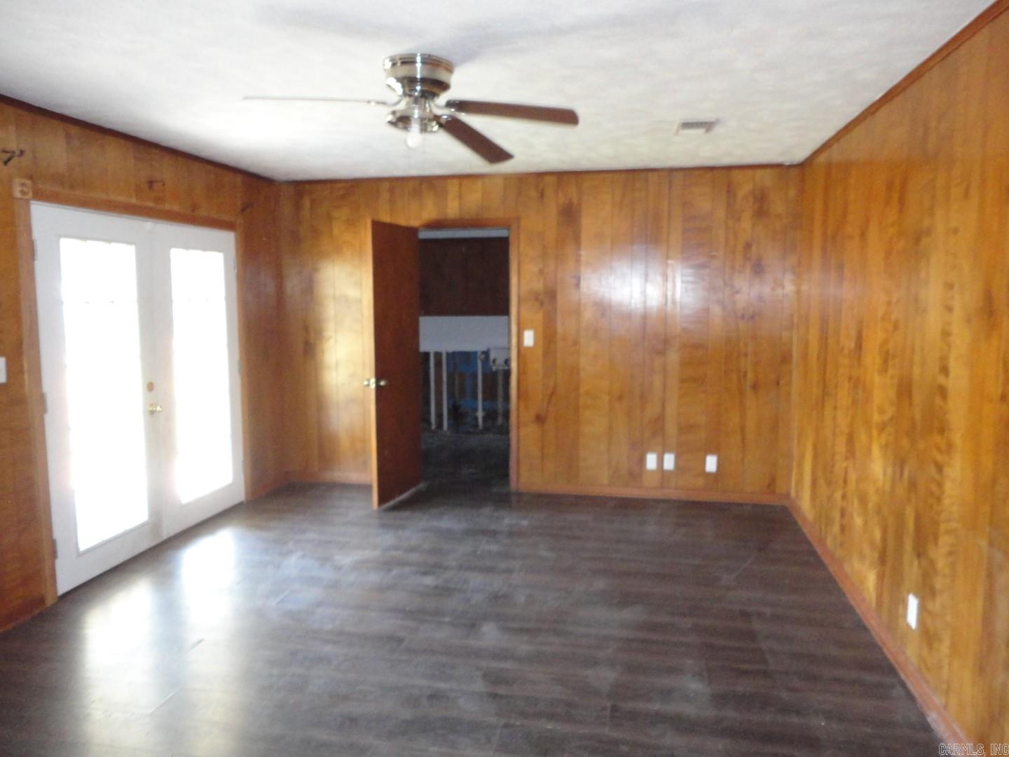 2905 S Taft Street Property Photo 8