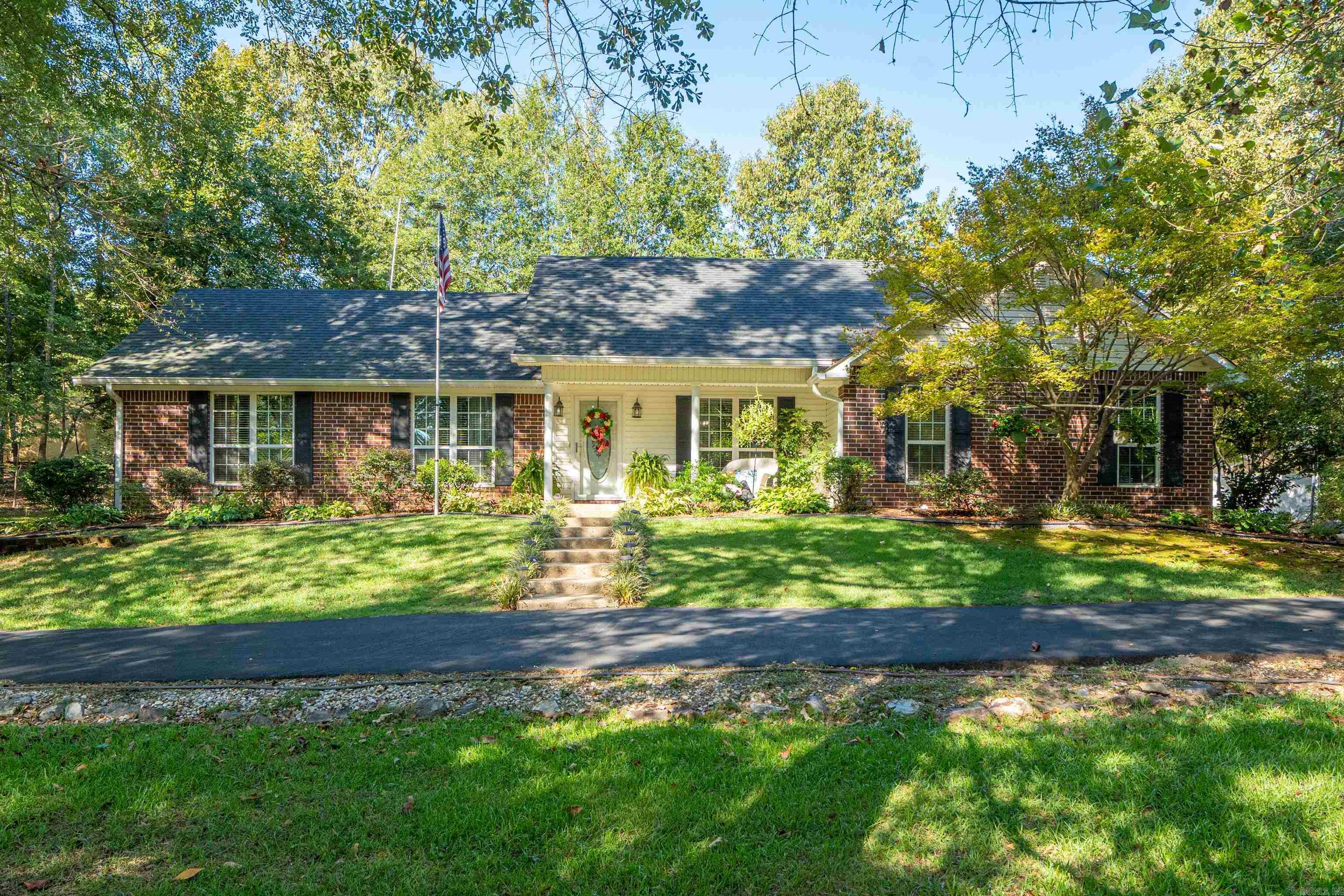 290 Whispering Winds Dr Property Photo 1