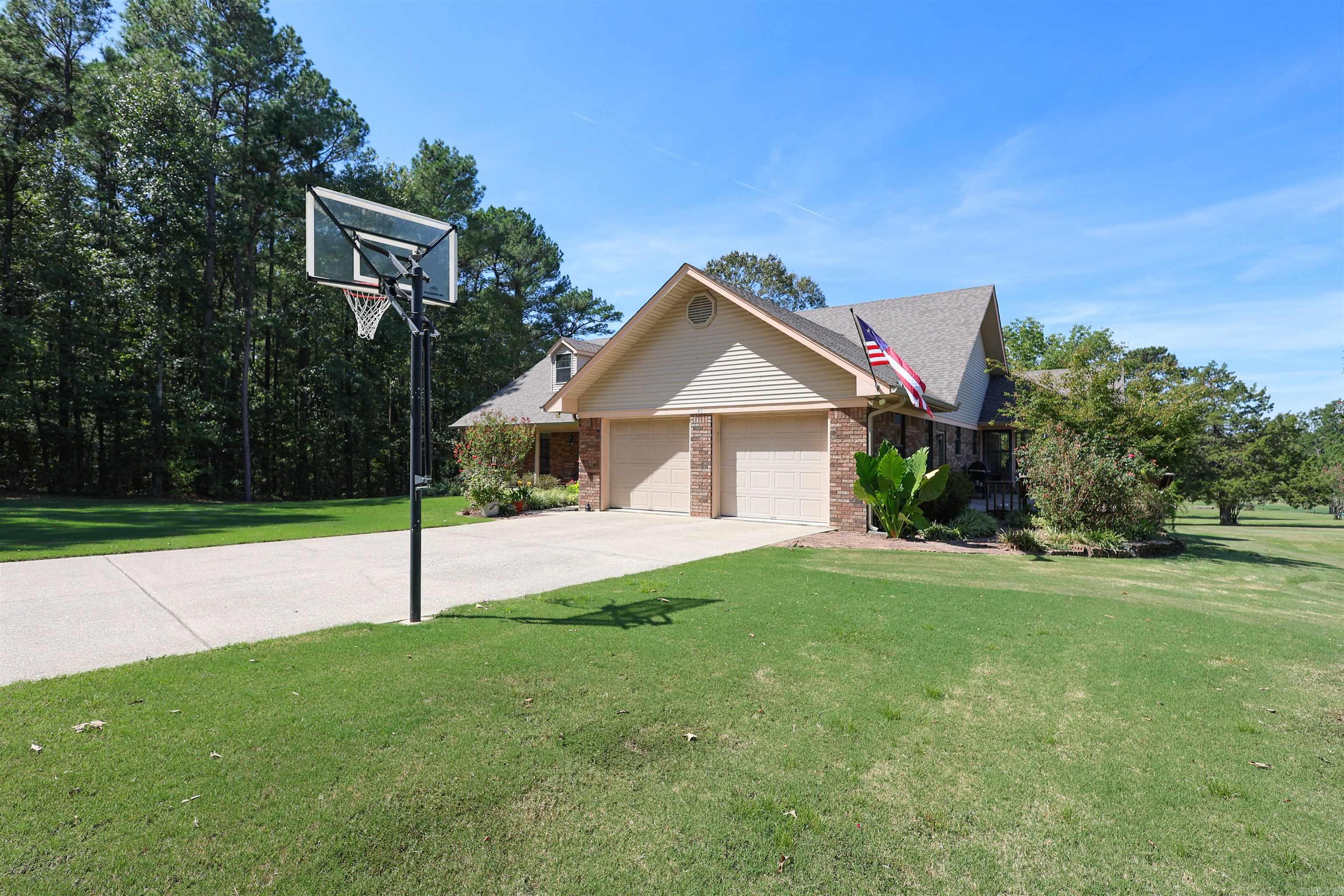 65 Golf Course Road Property Photo 4