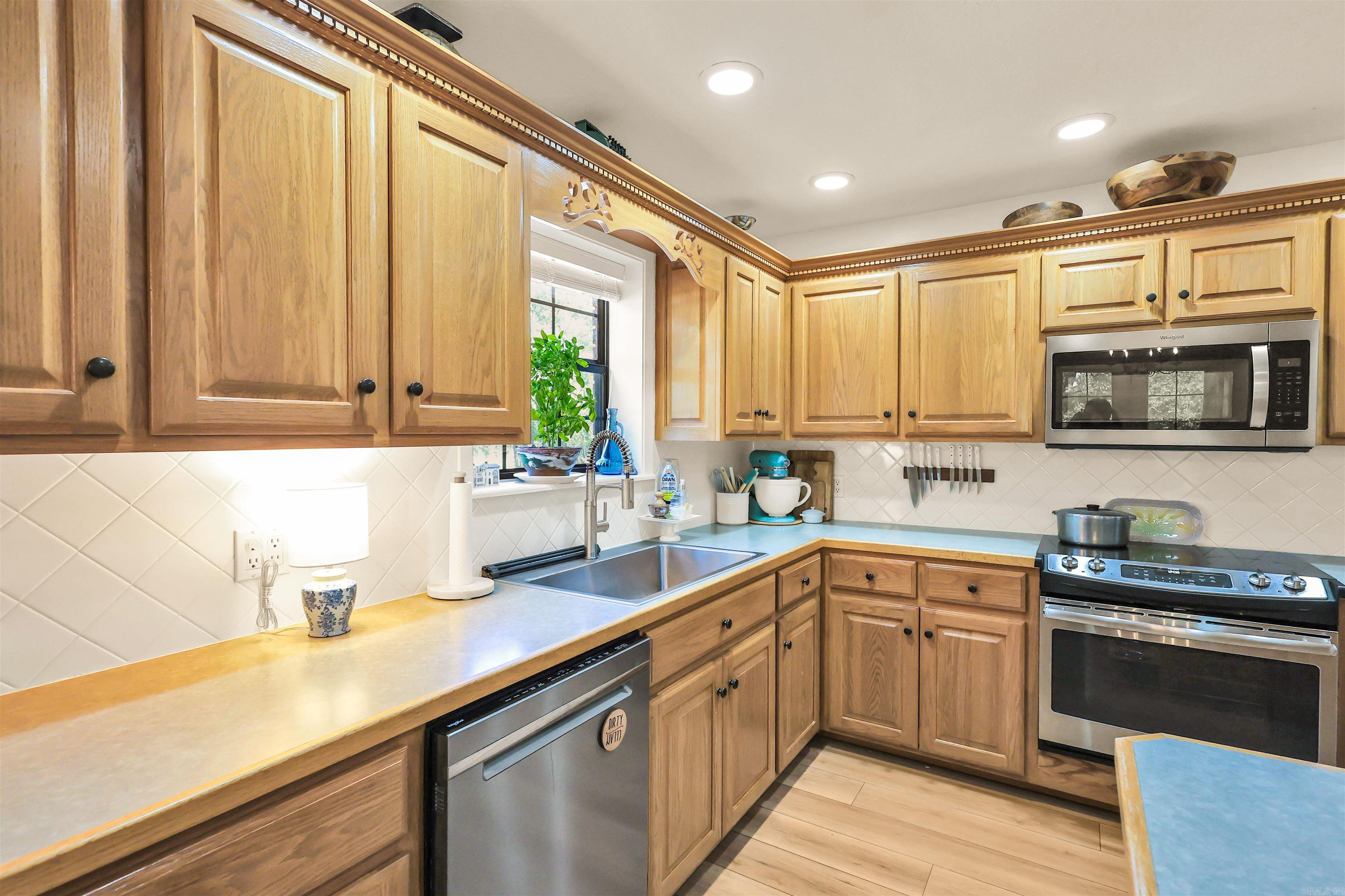 65 Golf Course Road Property Photo 17
