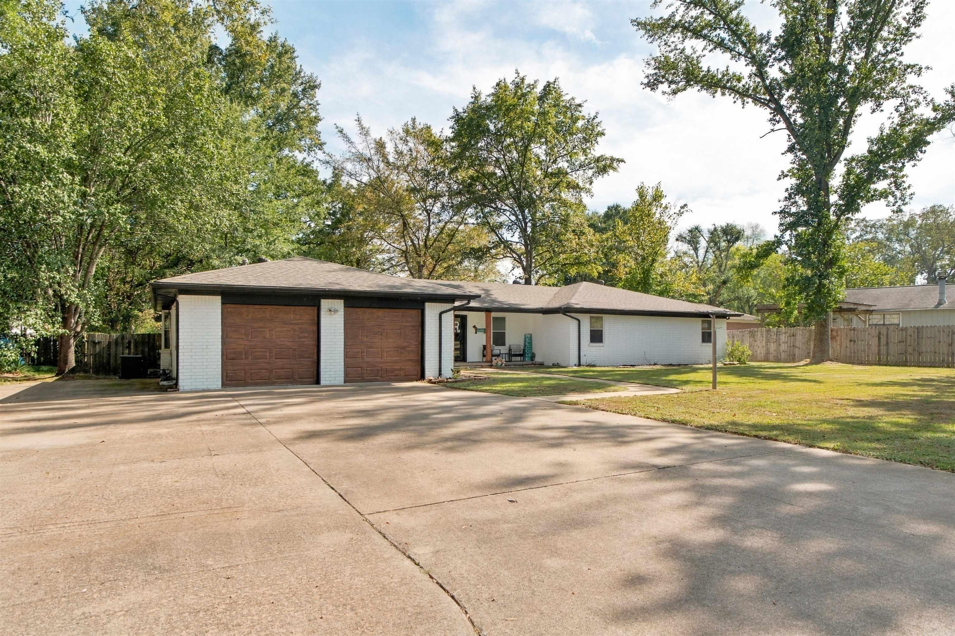 202 Turkey Trot Court Property Photo 3