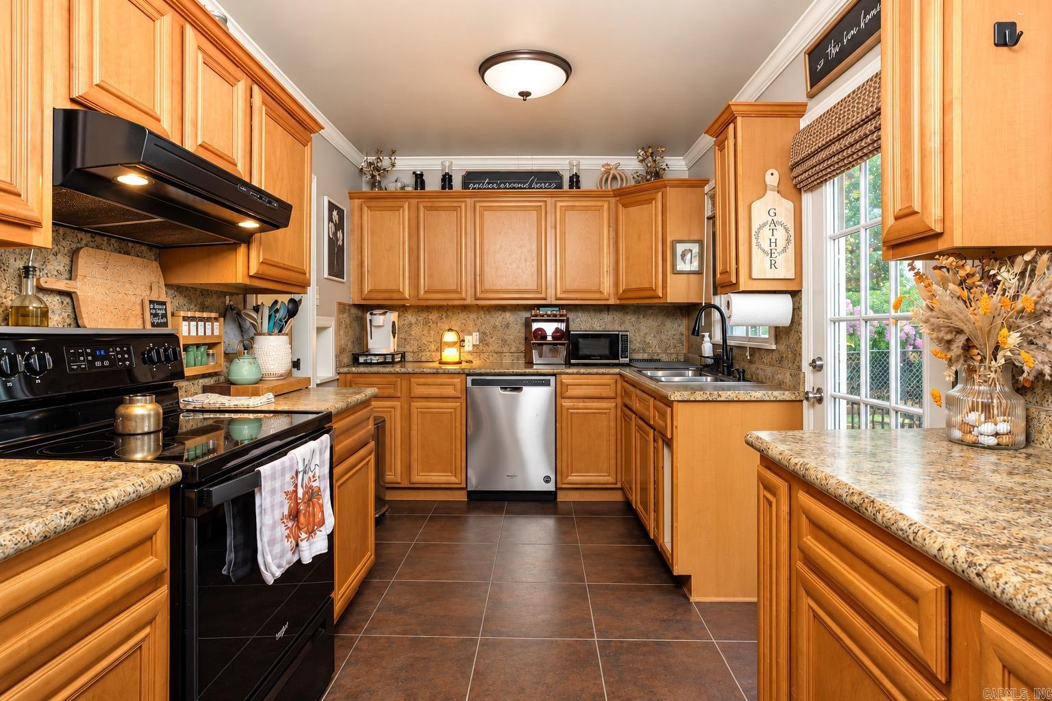 202 Carter Drive Property Photo 8