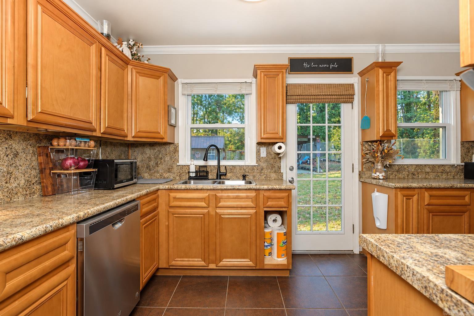 202 Carter Drive Property Photo 10