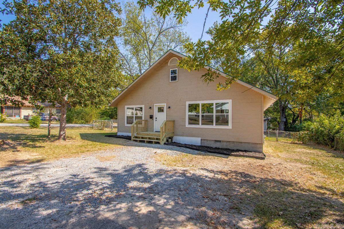 504 Neely St Property Photo 3