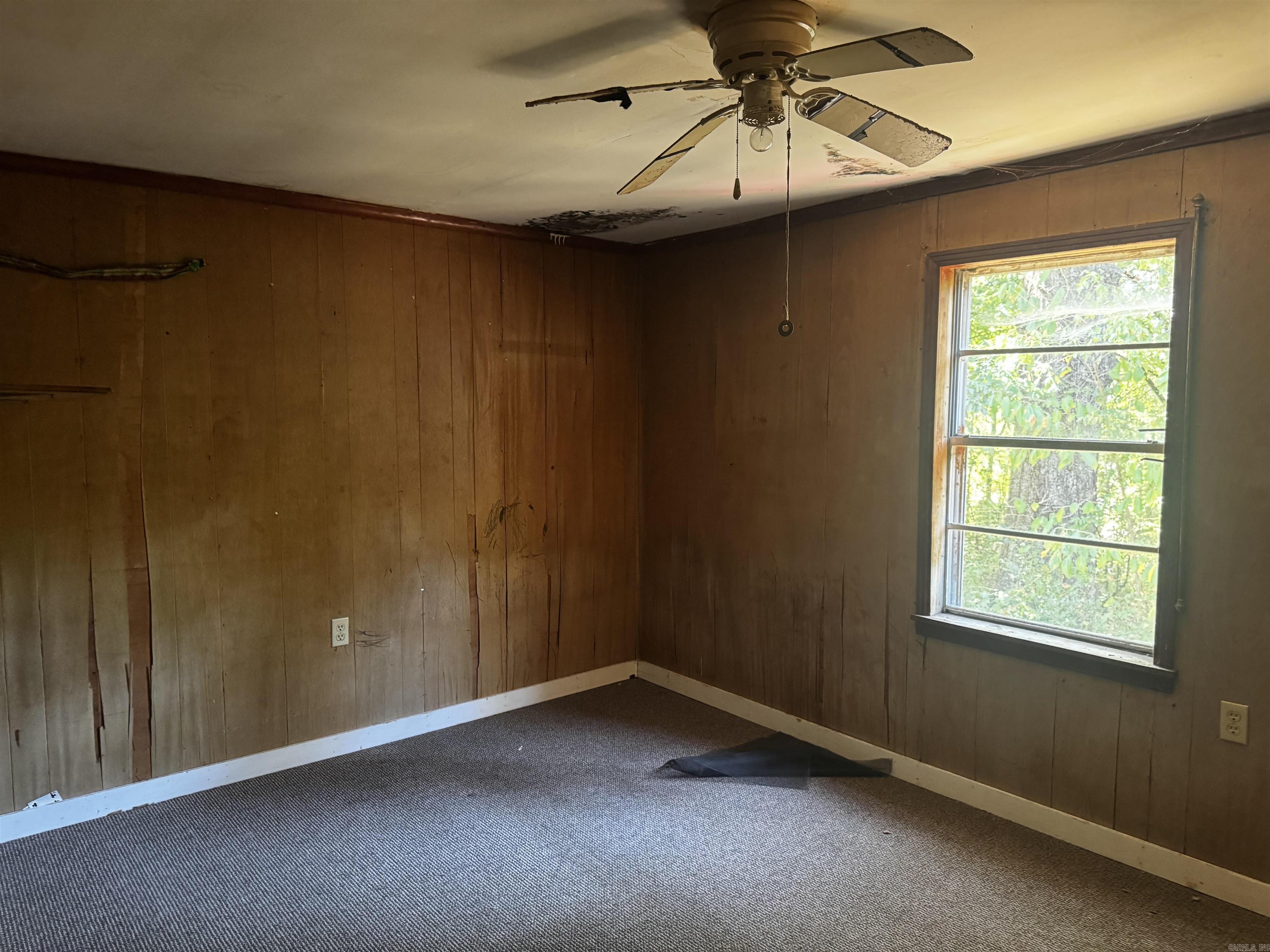 710 E St. Andrews Property Photo 4