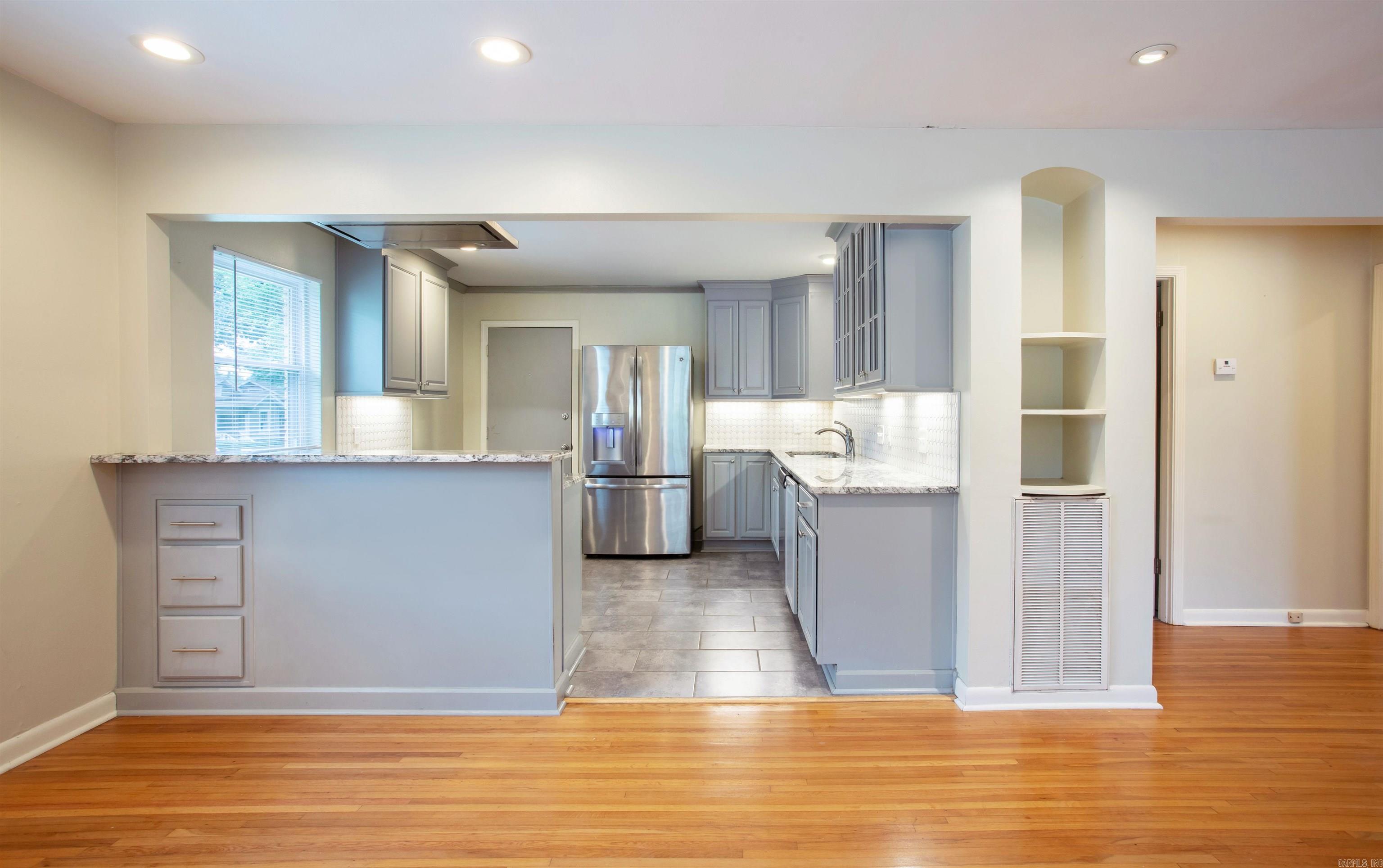 300 Rosetta Street Property Photo 4