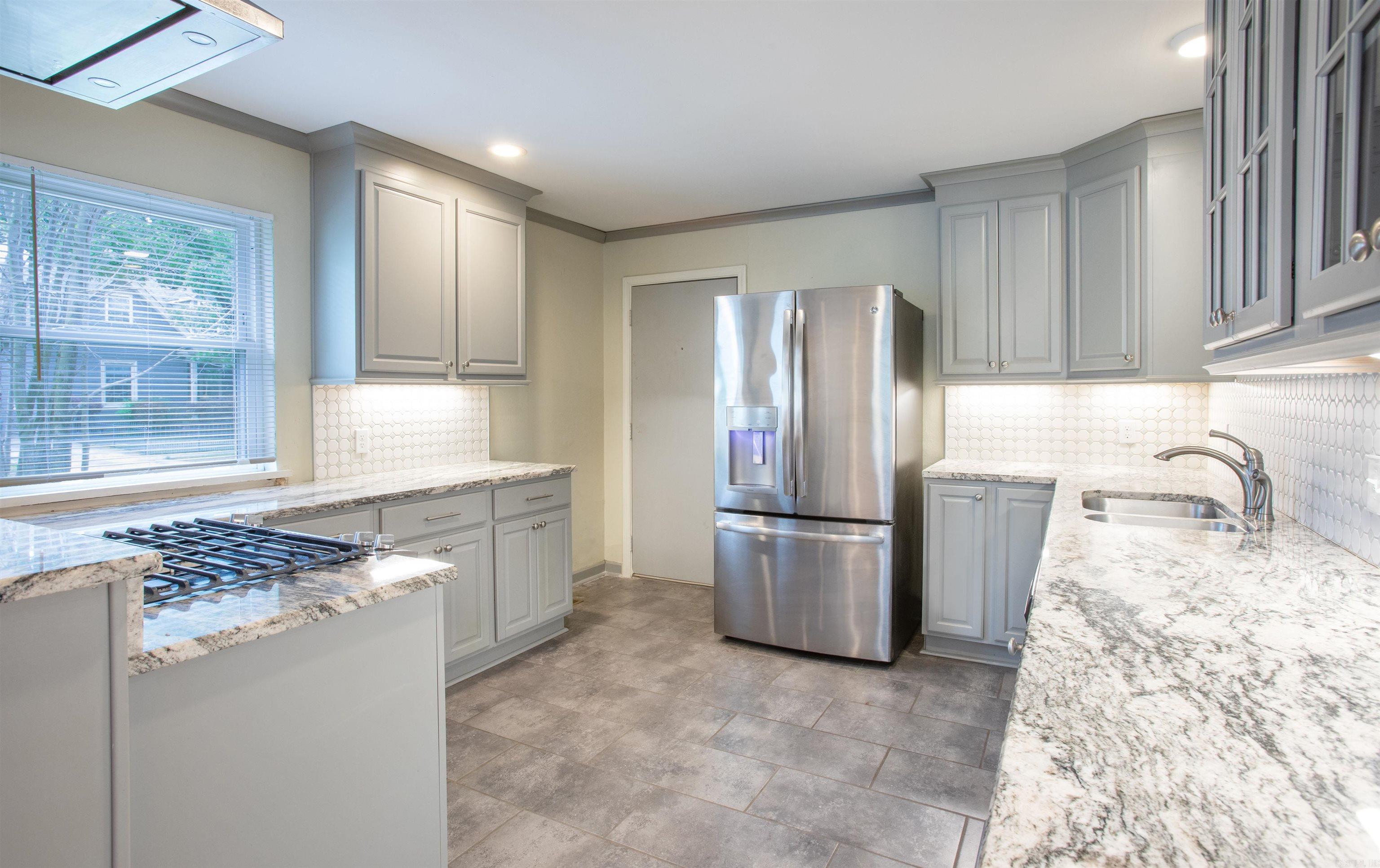 300 Rosetta Street Property Photo 7
