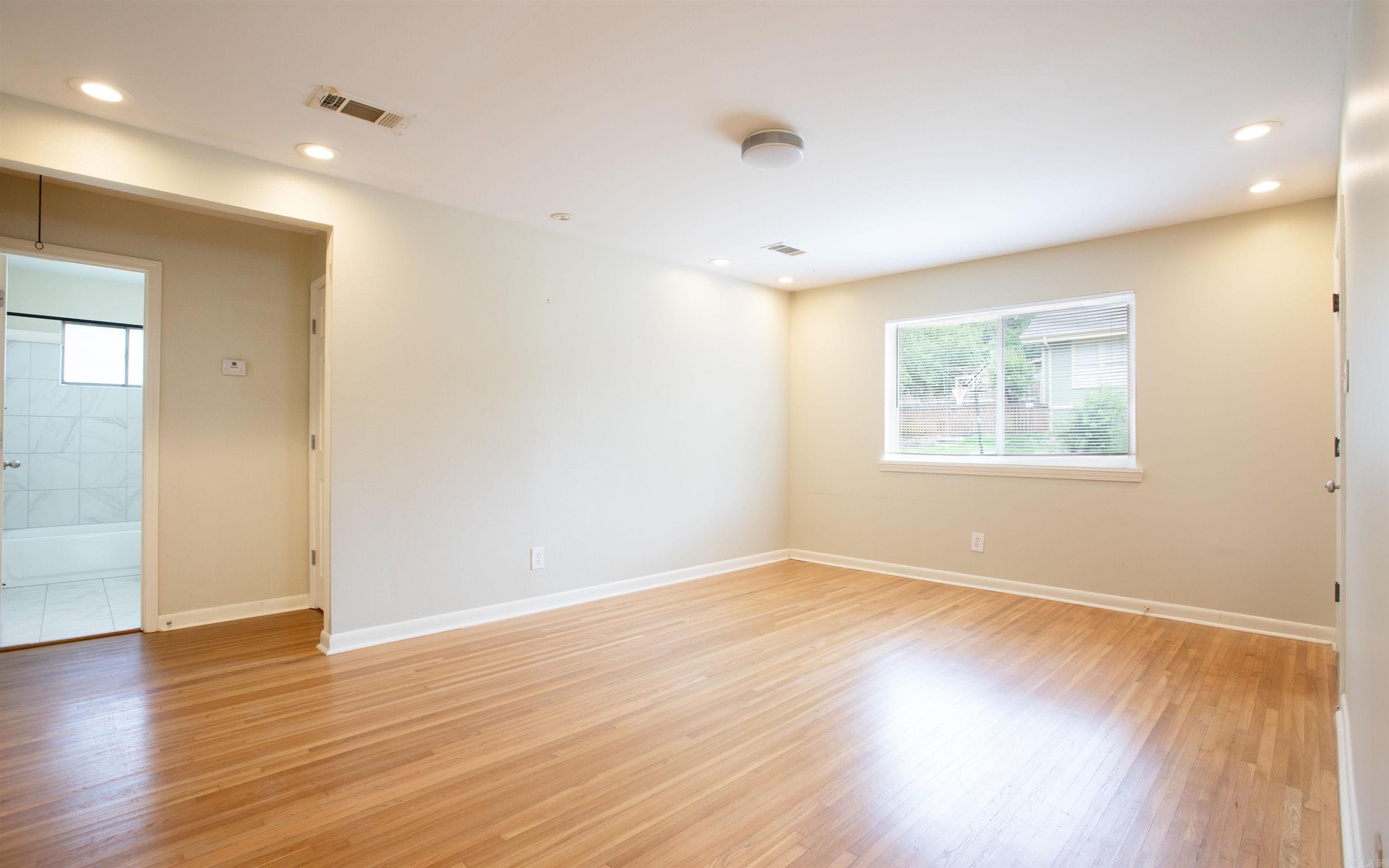 300 Rosetta Street Property Photo 11