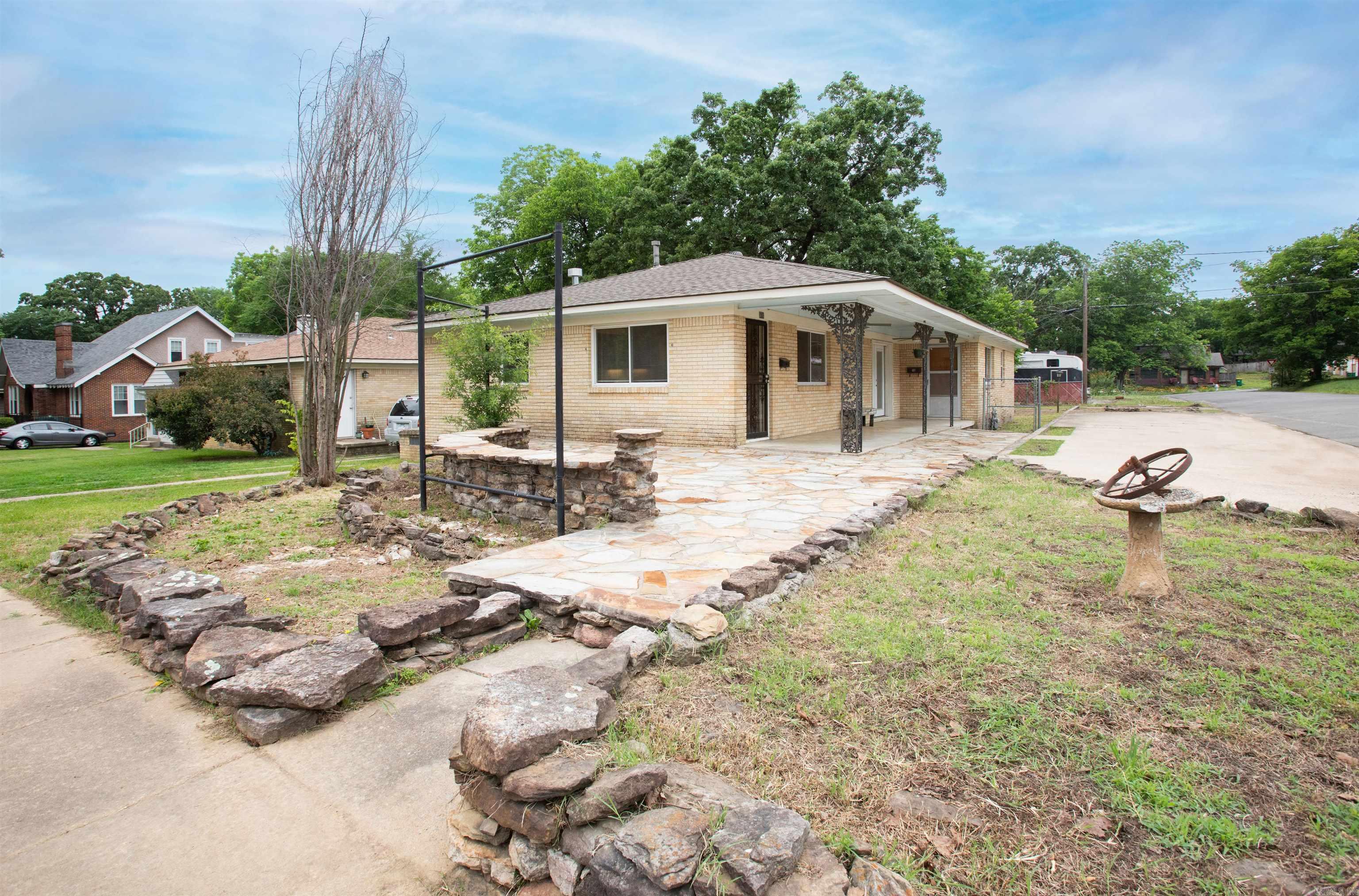 300 Rosetta Street Property Photo 23