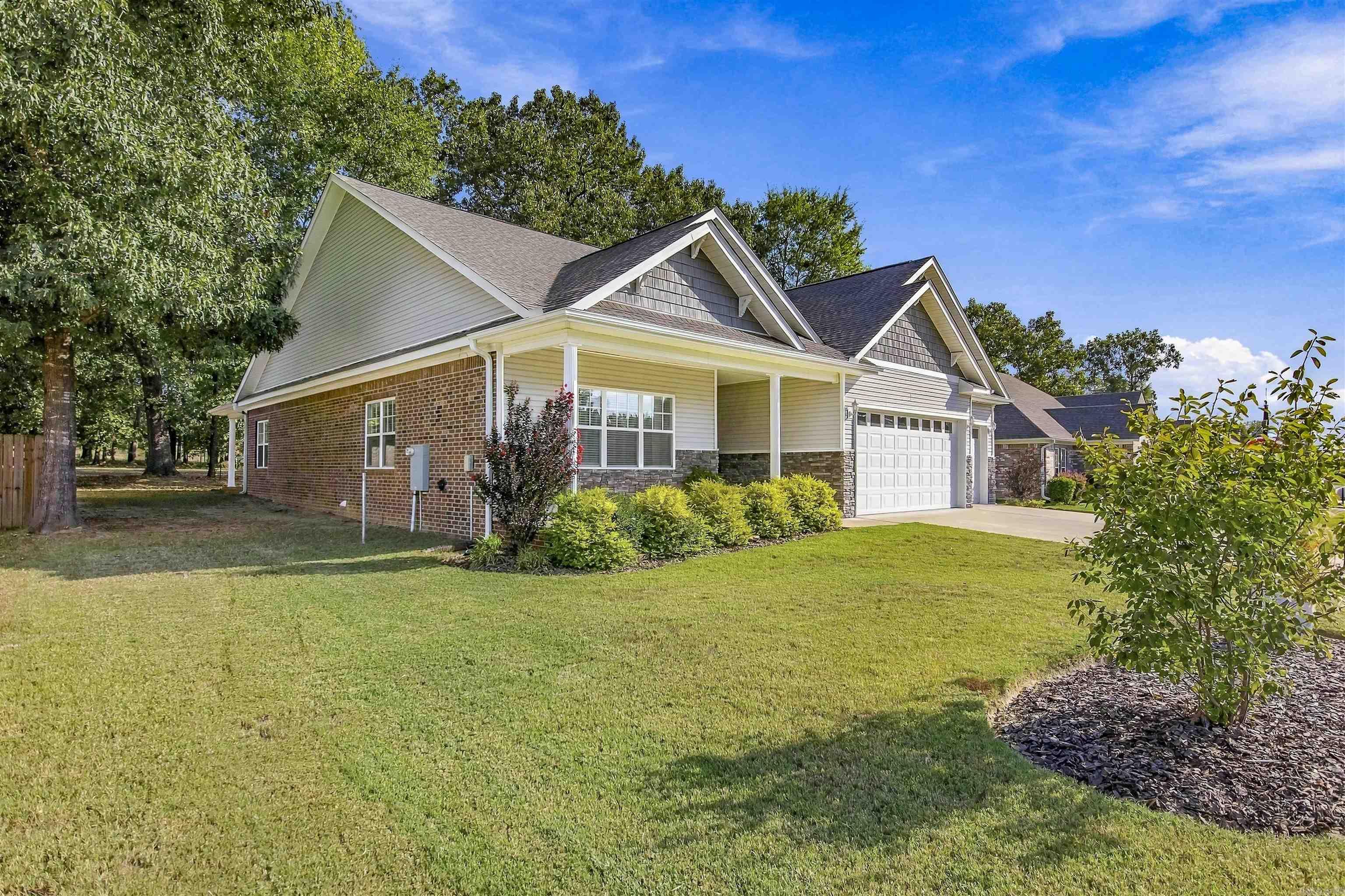 124 Hayden Dr Property Photo 4
