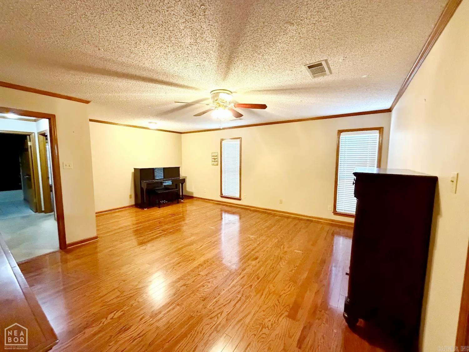1404 Wingate Cove Property Photo 8