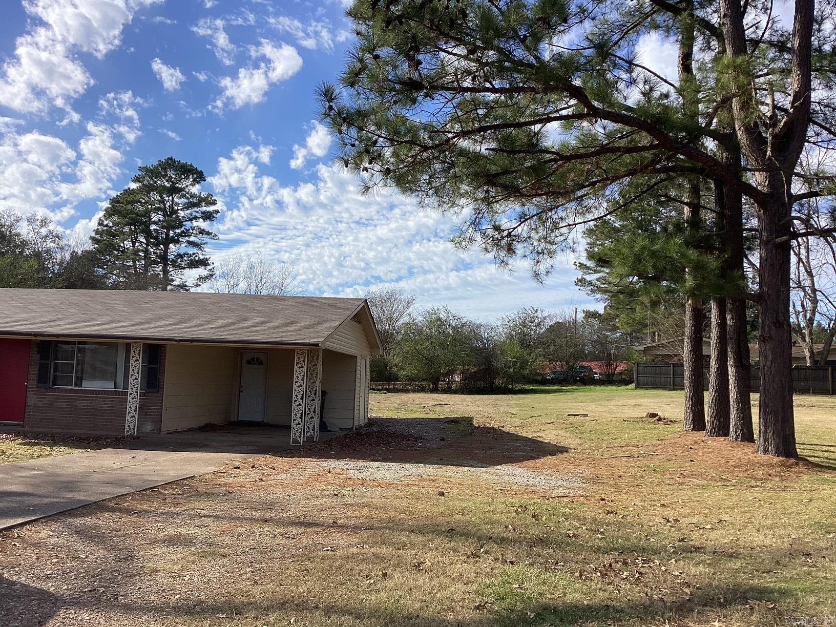 1208 Cale Rd Property Photo 2