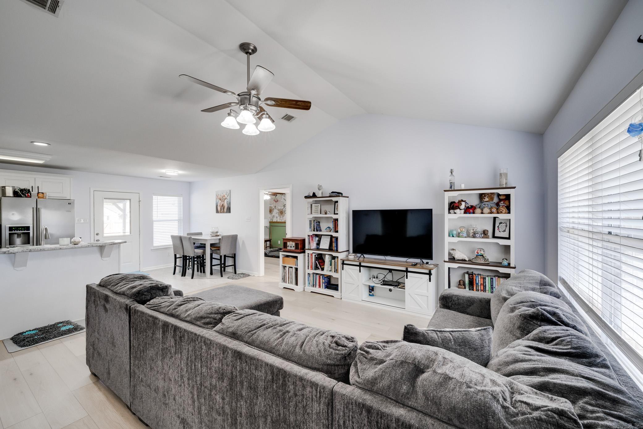 148 Peach Street Property Photo 4