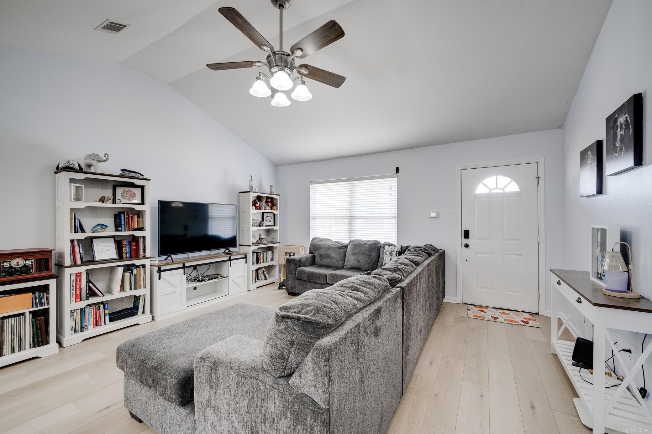 148 Peach Street Property Photo 5