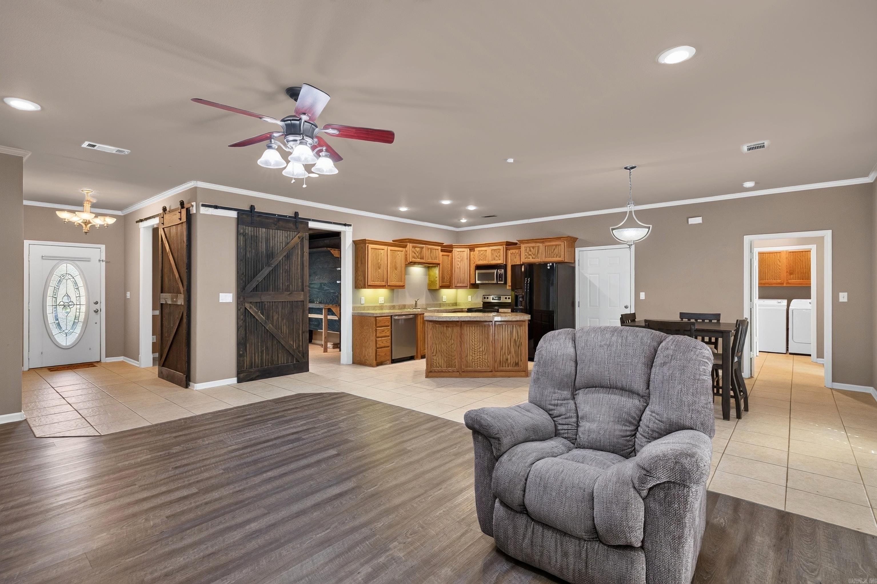 105 Chisholm Trail Property Photo 7