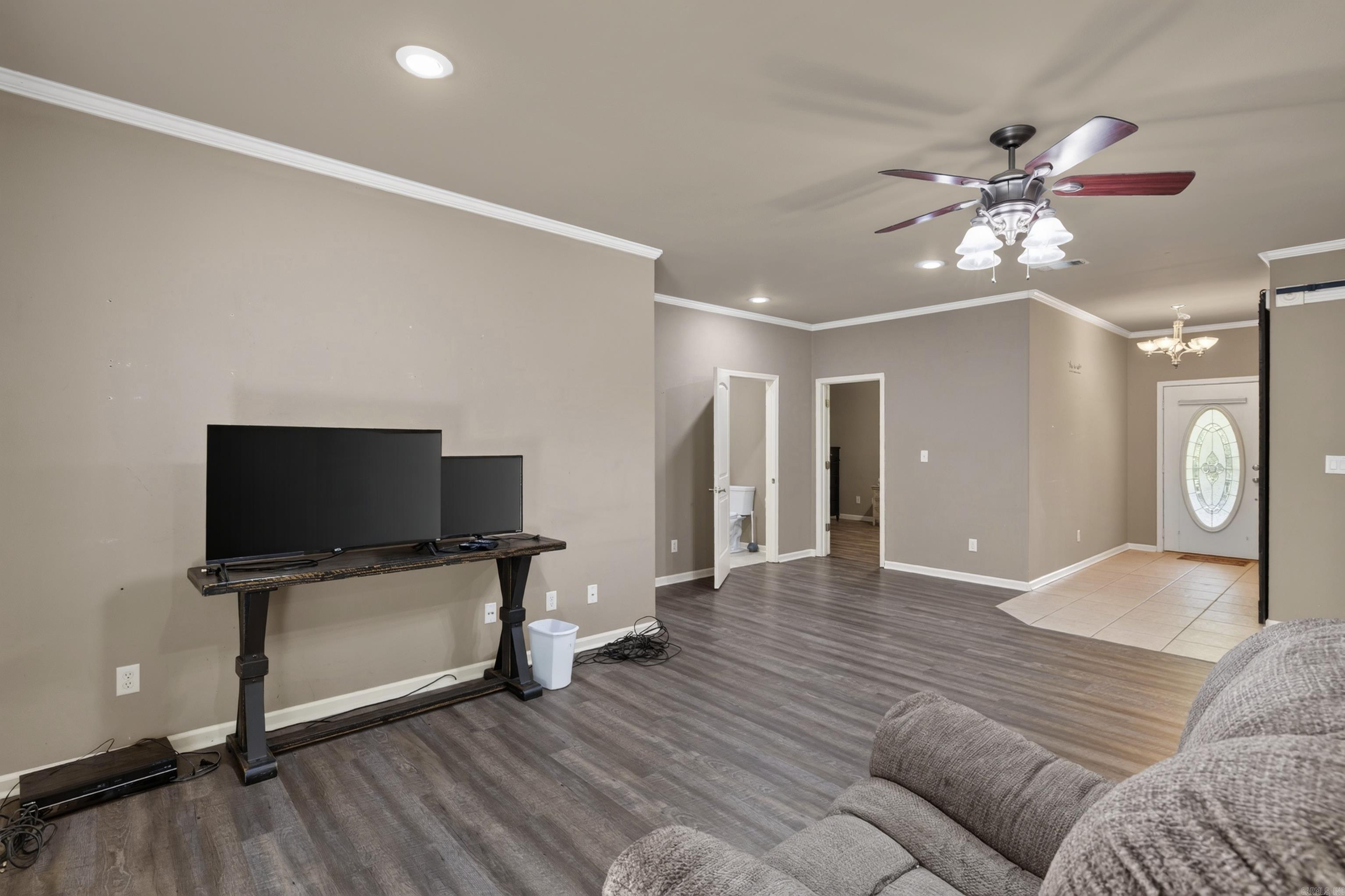 105 Chisholm Trail Property Photo 8