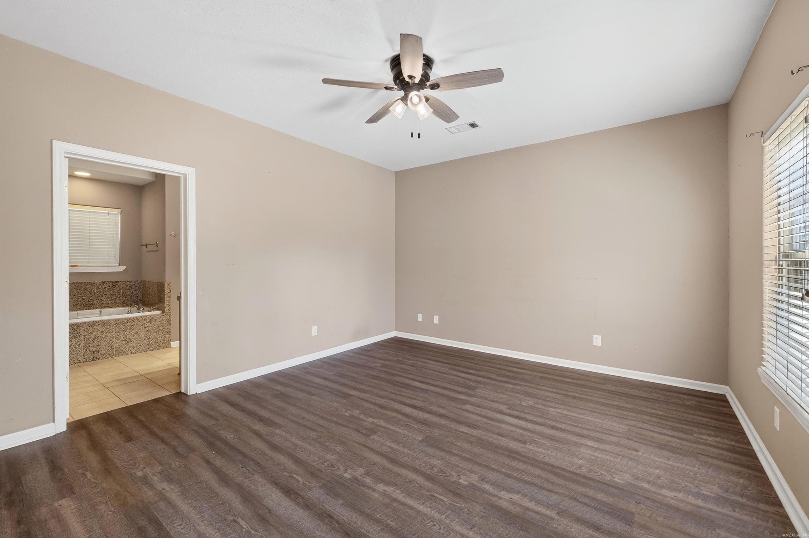 105 Chisholm Trail Property Photo 24