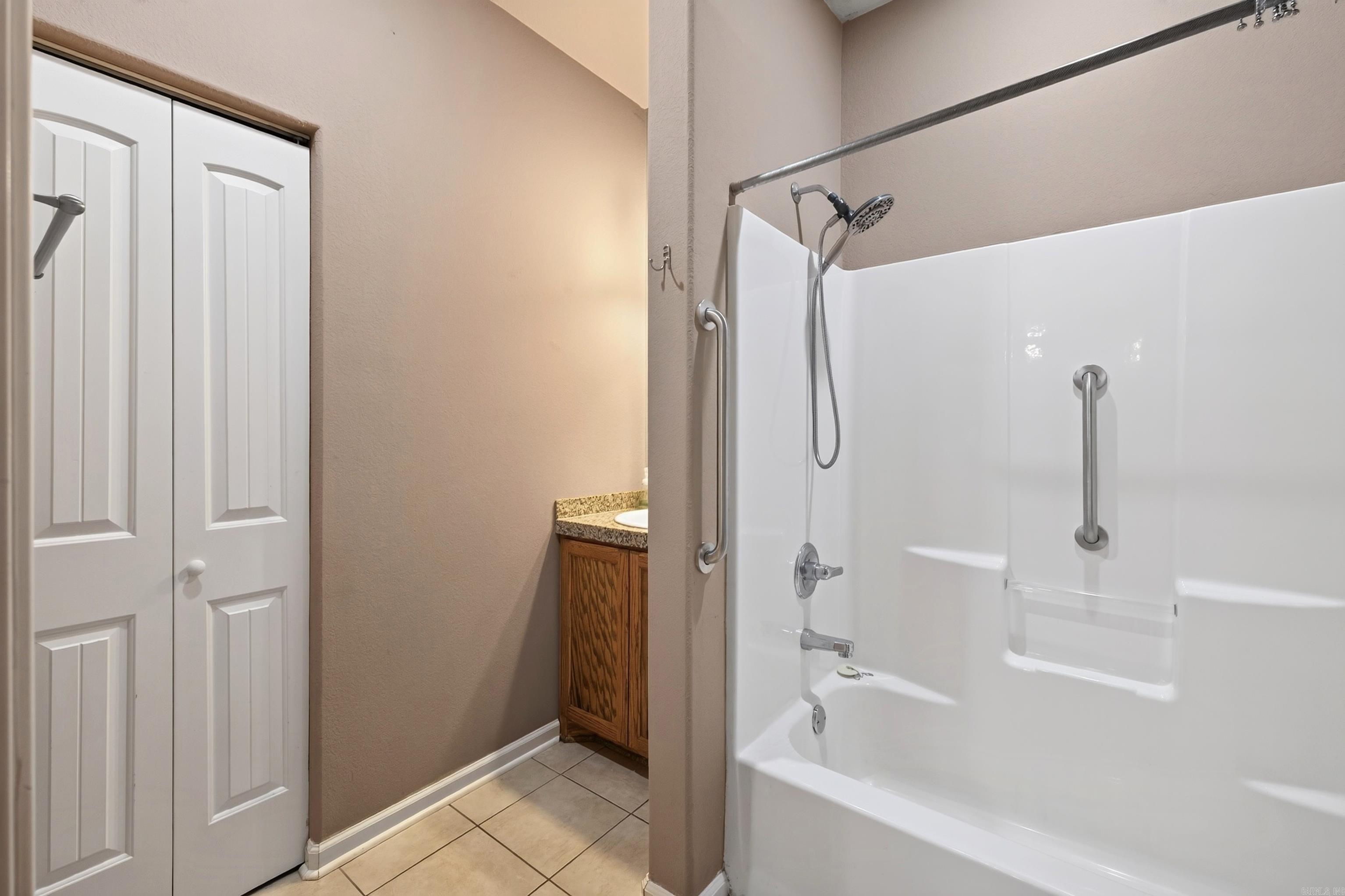 105 Chisholm Trail Property Photo 32