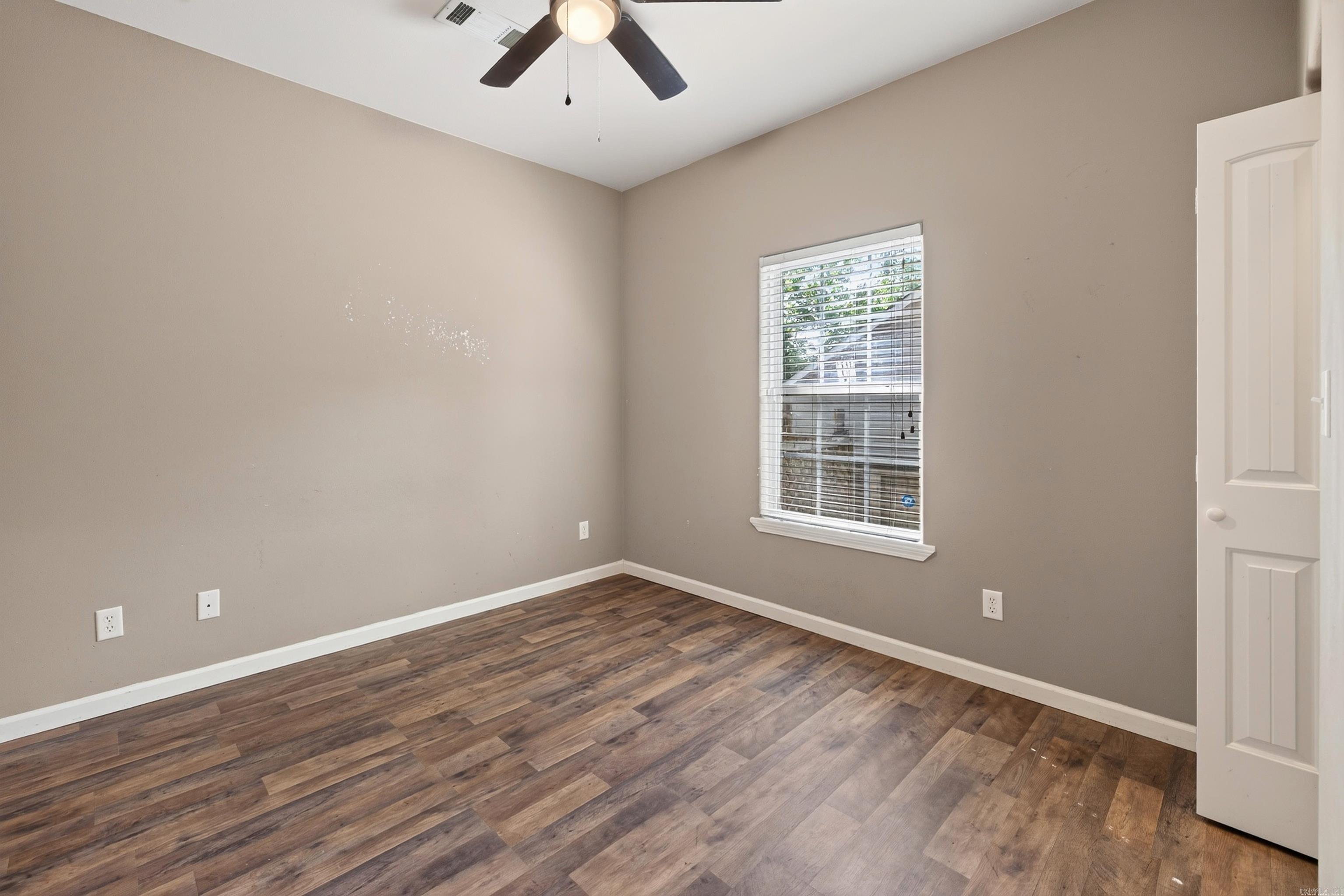 105 Chisholm Trail Property Photo 34
