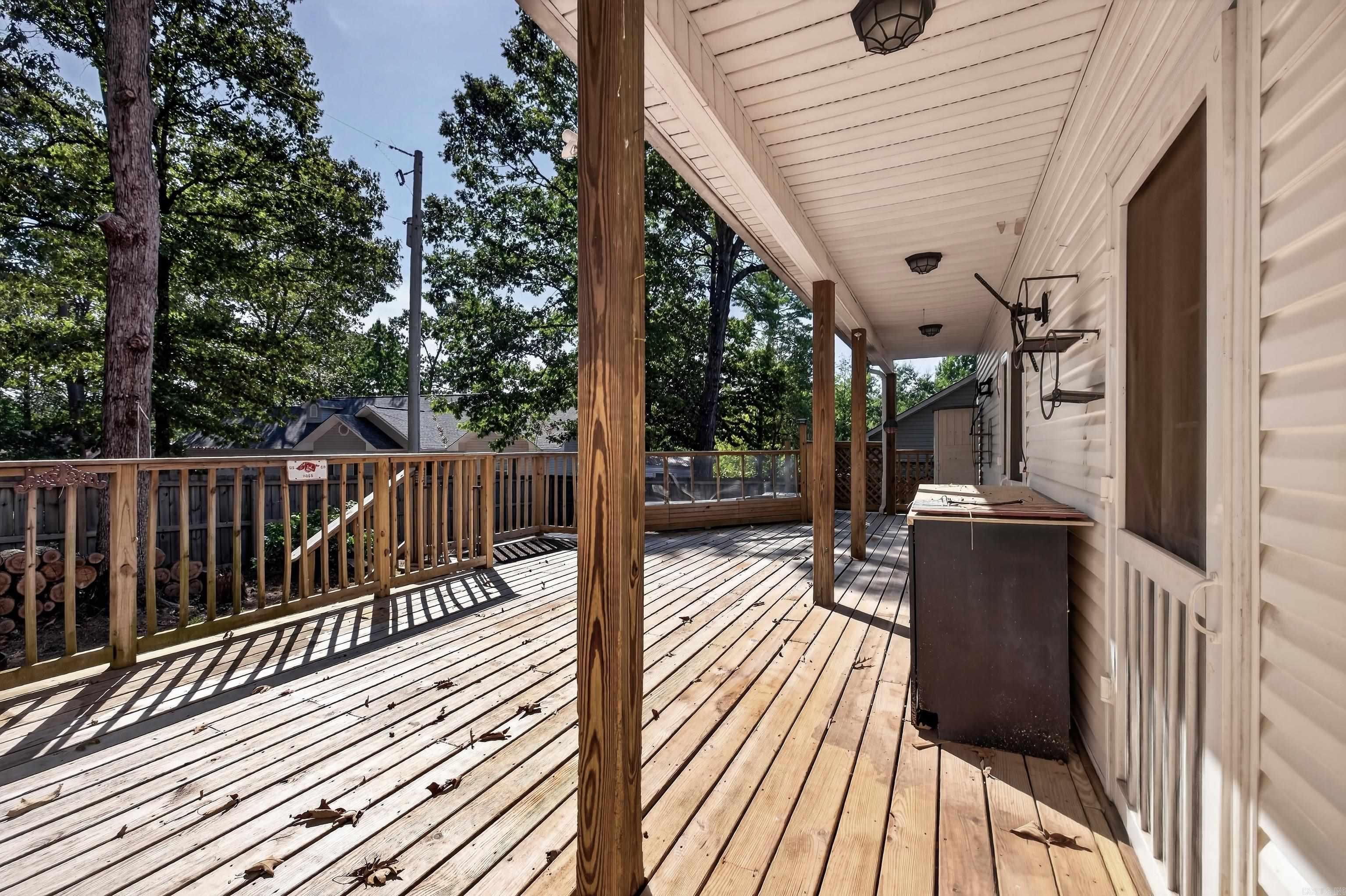 105 Chisholm Trail Property Photo 36