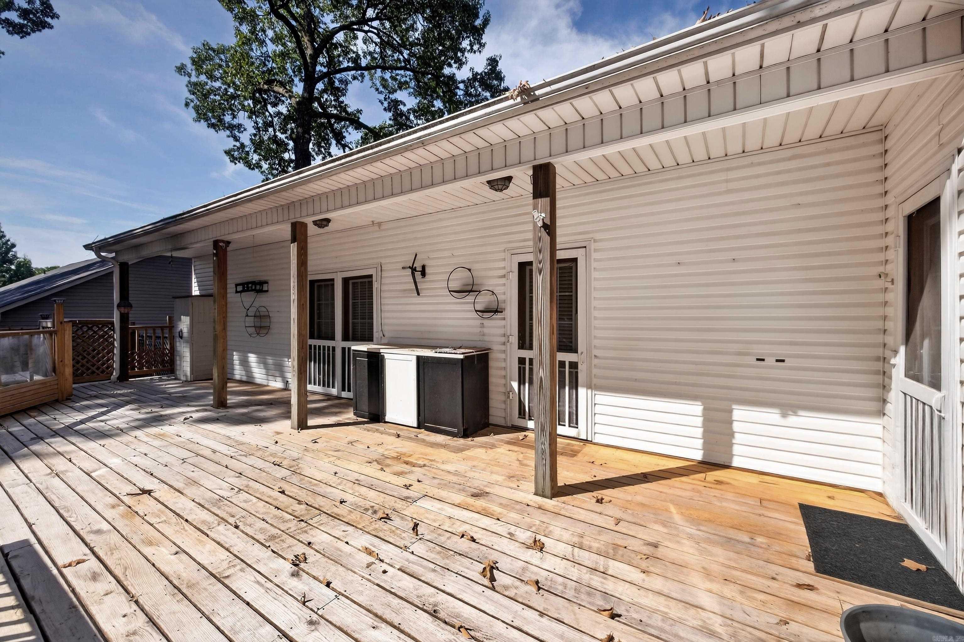 105 Chisholm Trail Property Photo 37