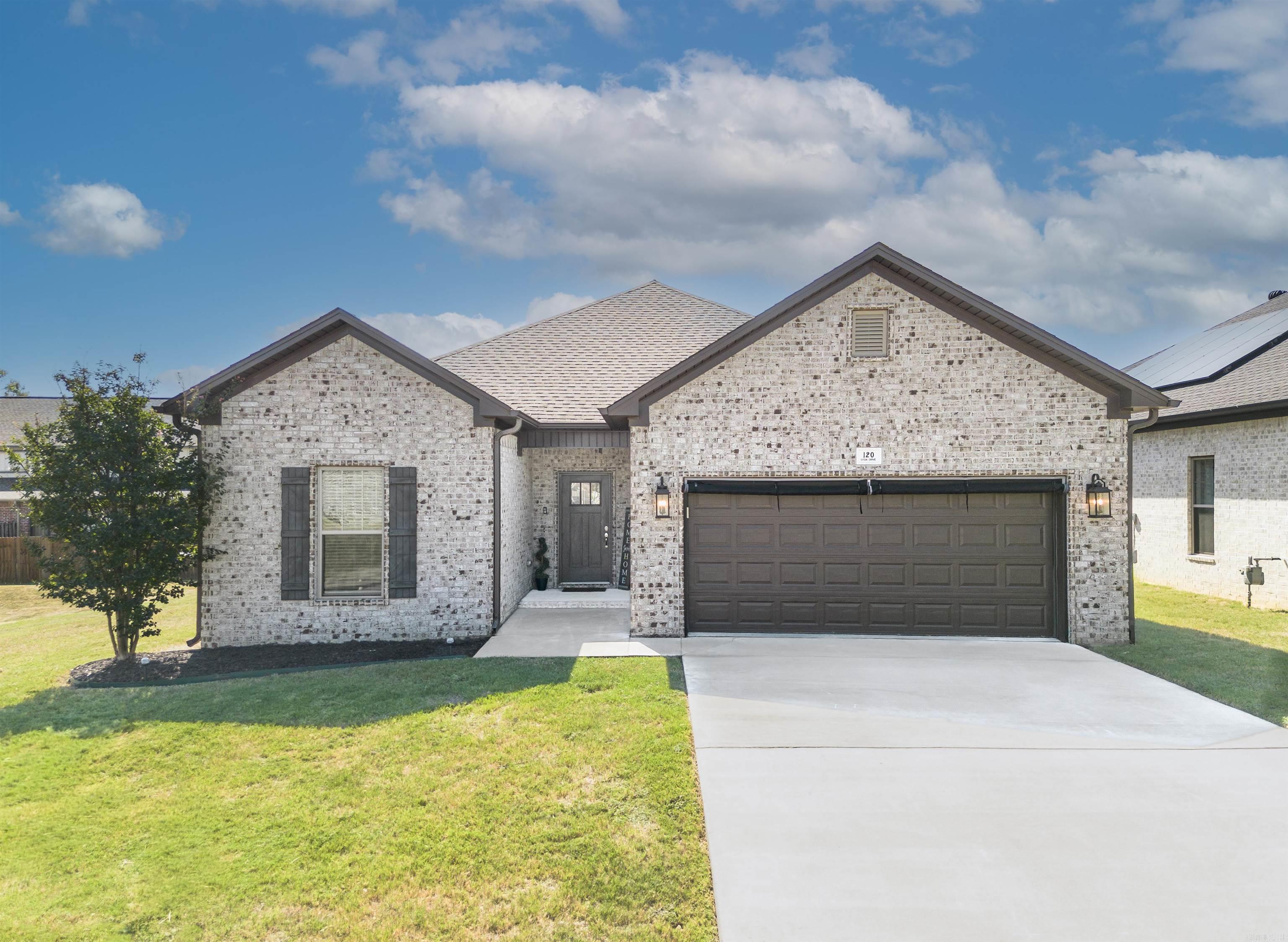 120 Lydia Drive Property Photo 1