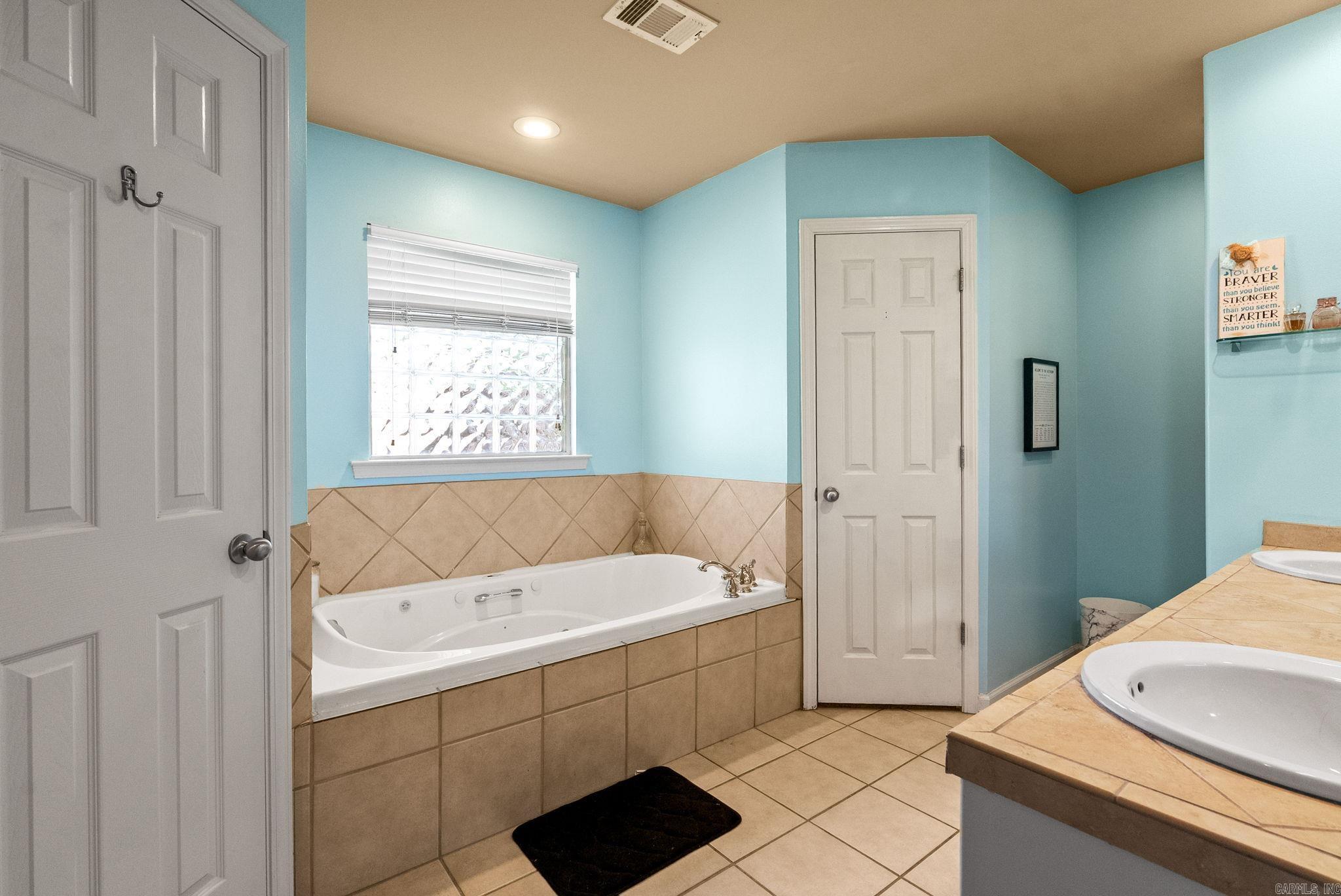 7004 Belmont Cove Property Photo 9