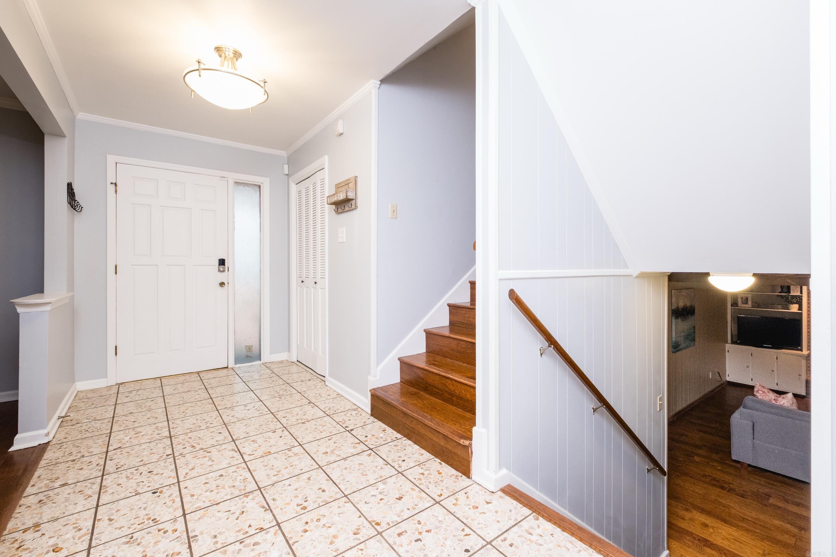1017 Kings Mountain Drive Property Photo 4