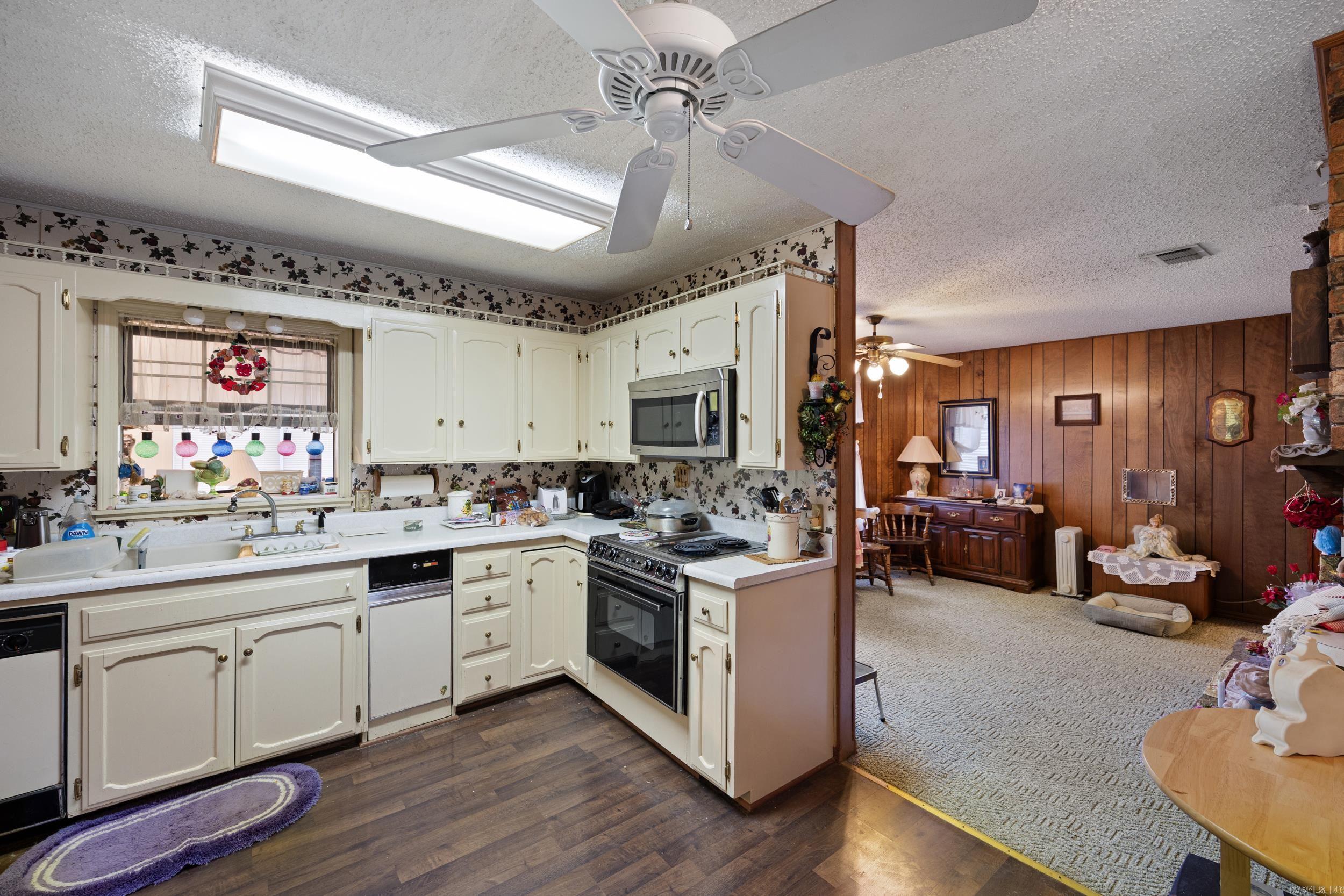 4608 Deer Track Trail Property Photo 19