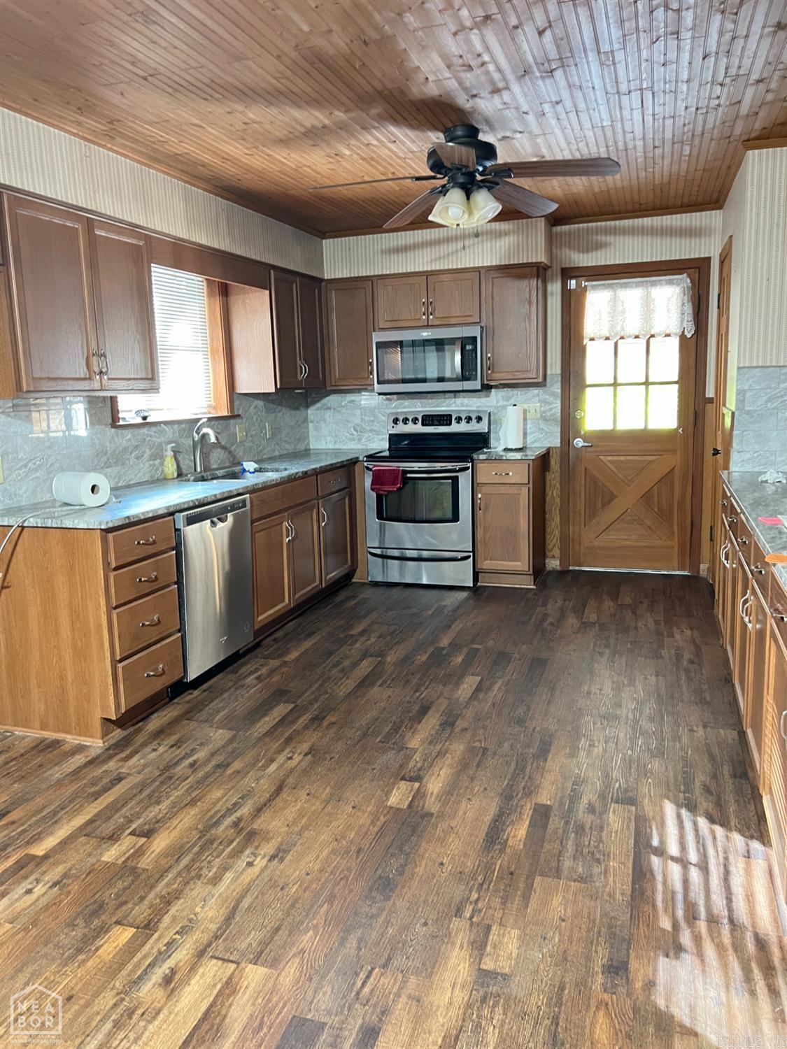 3034 County Road 318 Property Photo 4