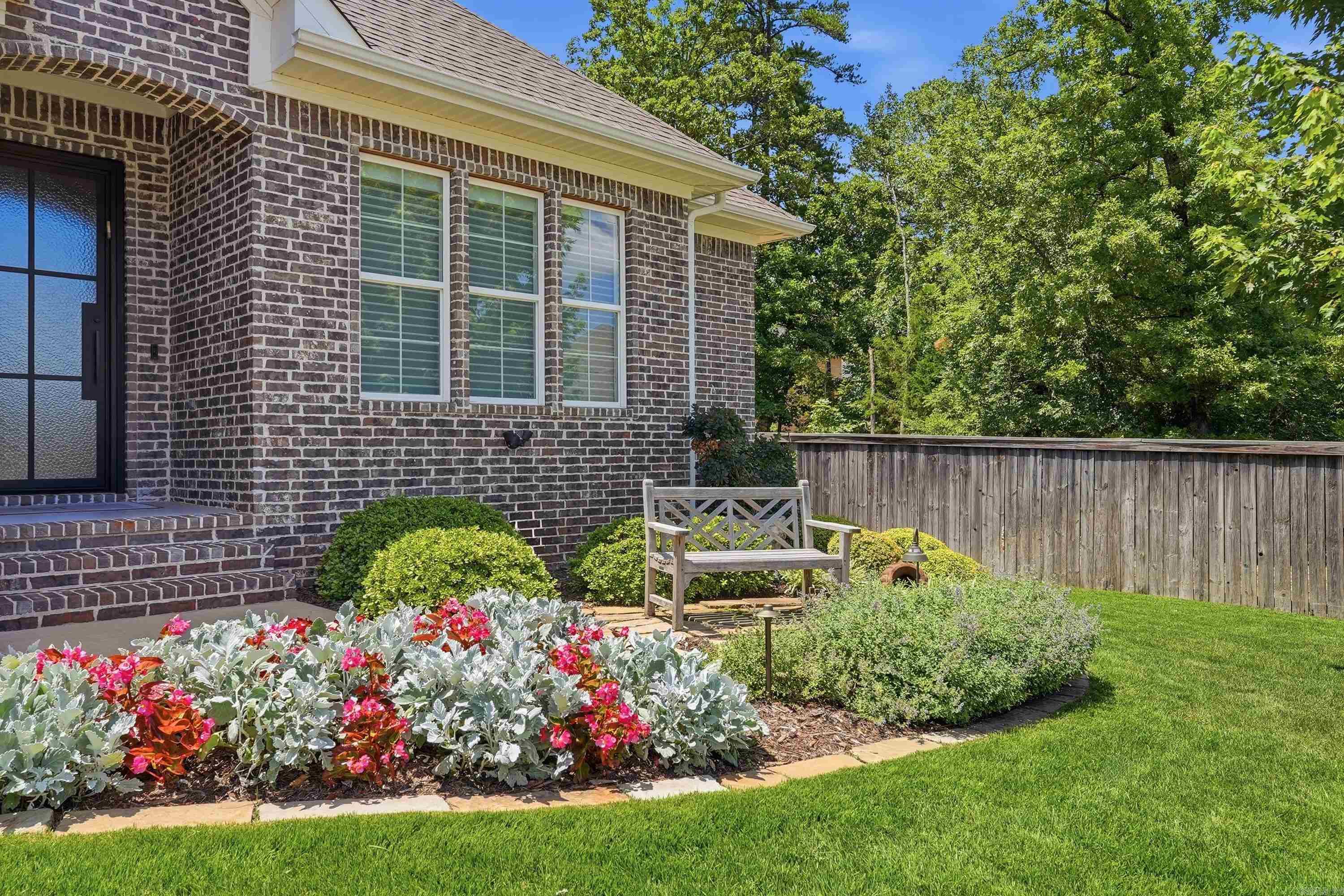 39 Belles Fleurs Circle Property Photo 3