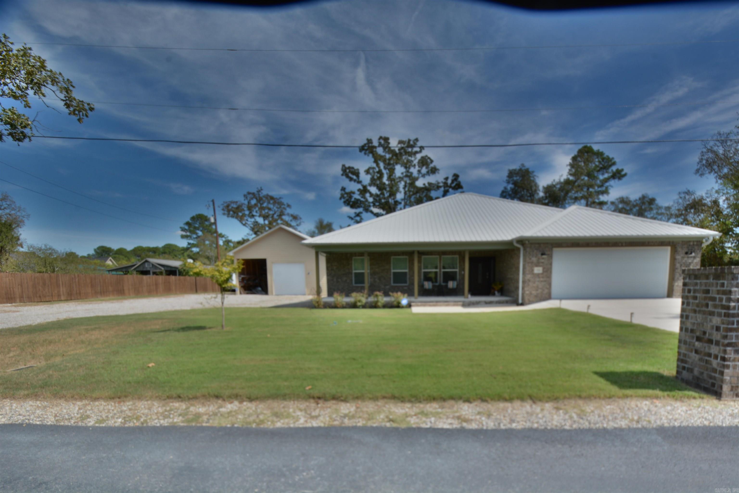 104 Hinton Lane Property Photo 3