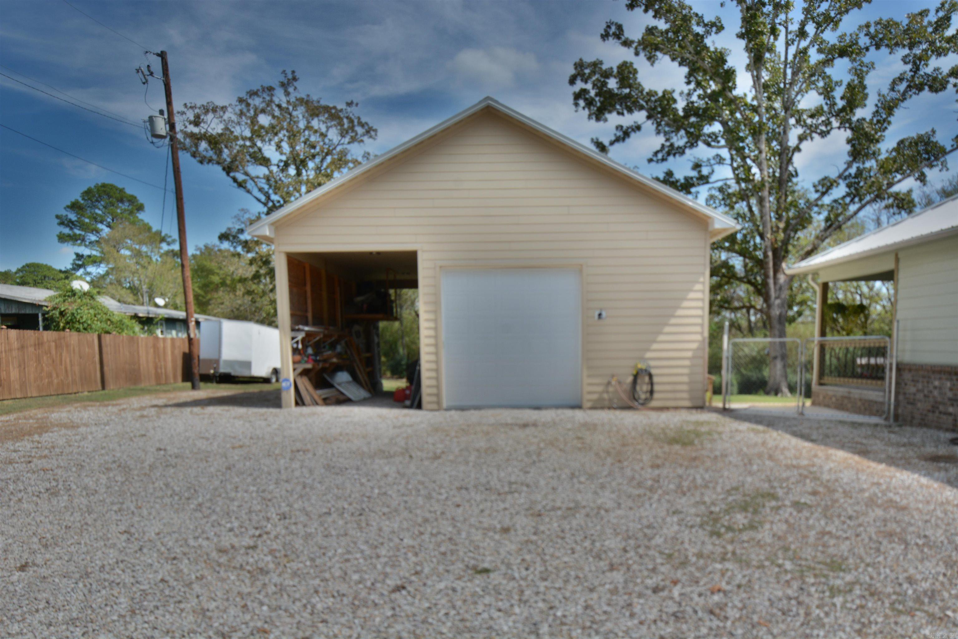 104 Hinton Lane Property Photo 5