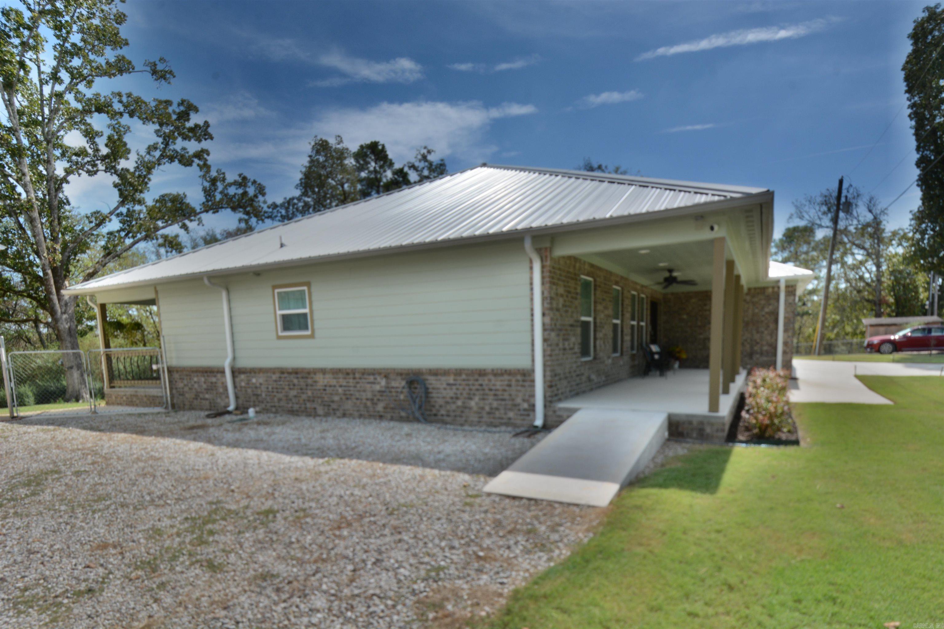 104 Hinton Lane Property Photo 6