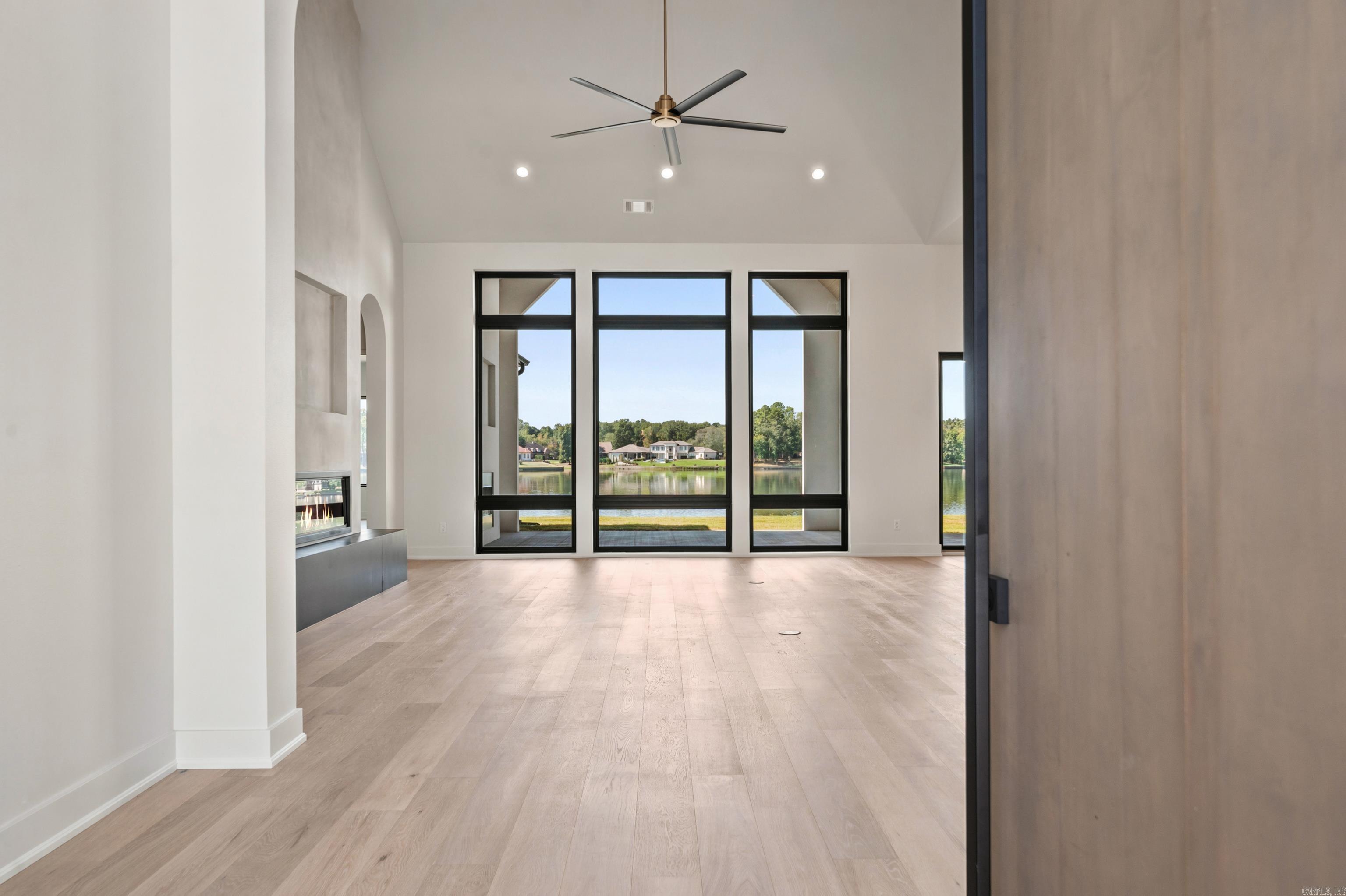 6067 Majestic Waters Drive Property Photo 4