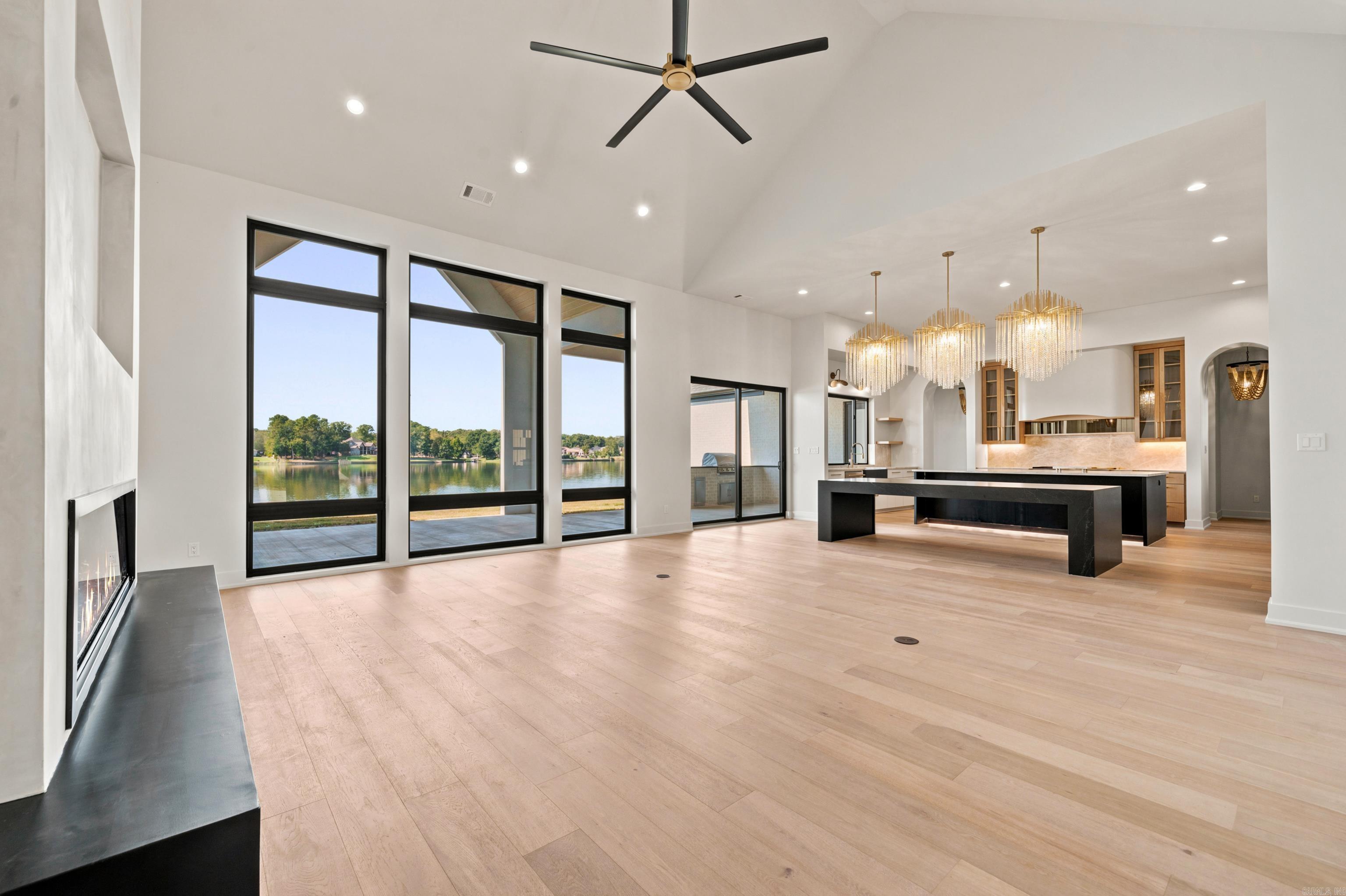 6067 Majestic Waters Drive Property Photo 8
