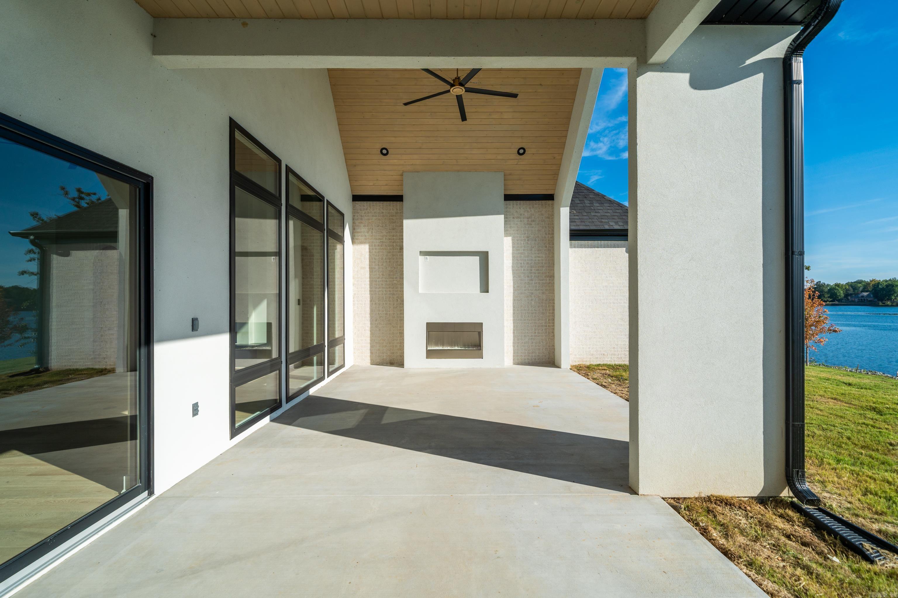 6067 Majestic Waters Drive Property Photo 47