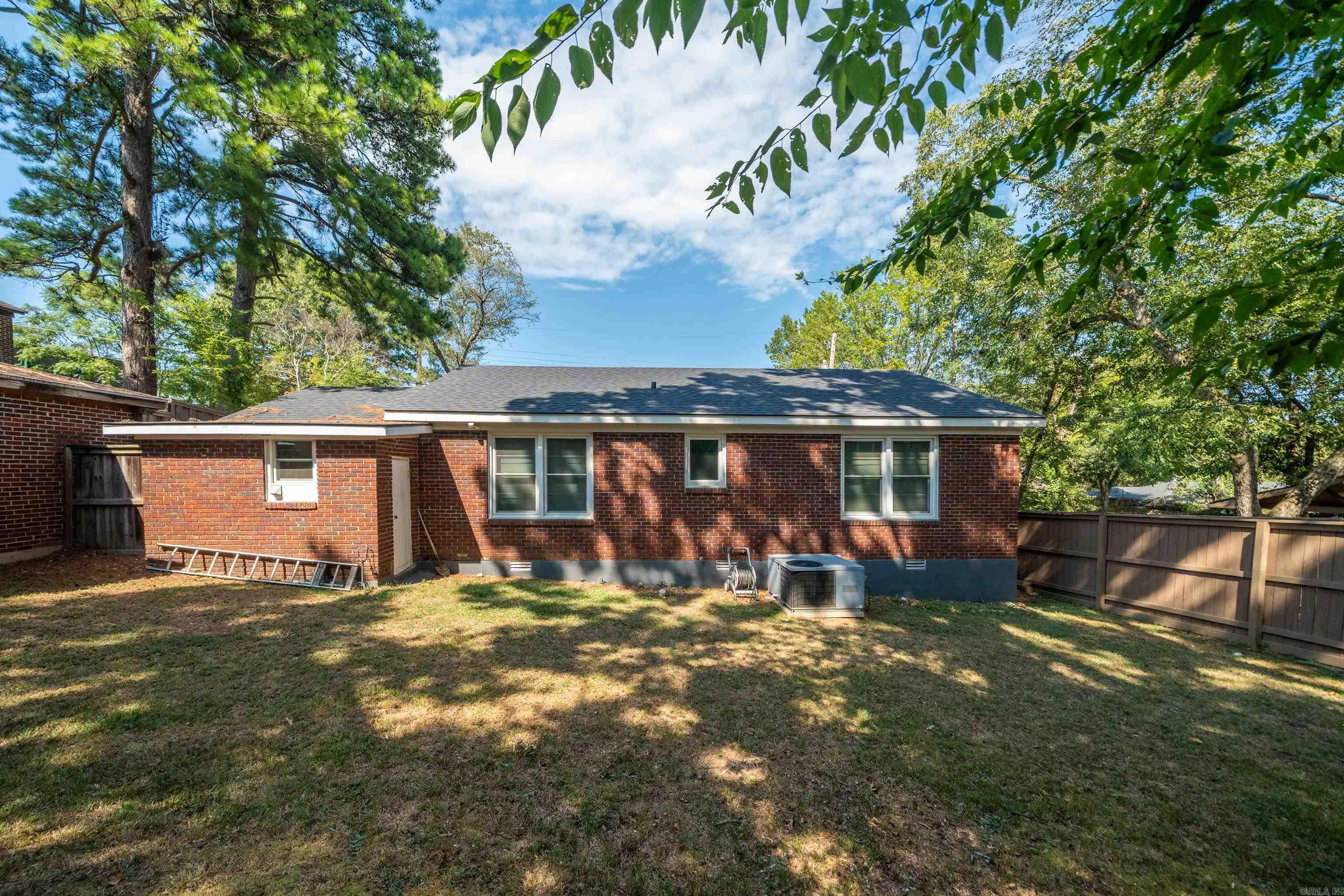104 E St. Louis Street Property Photo 28
