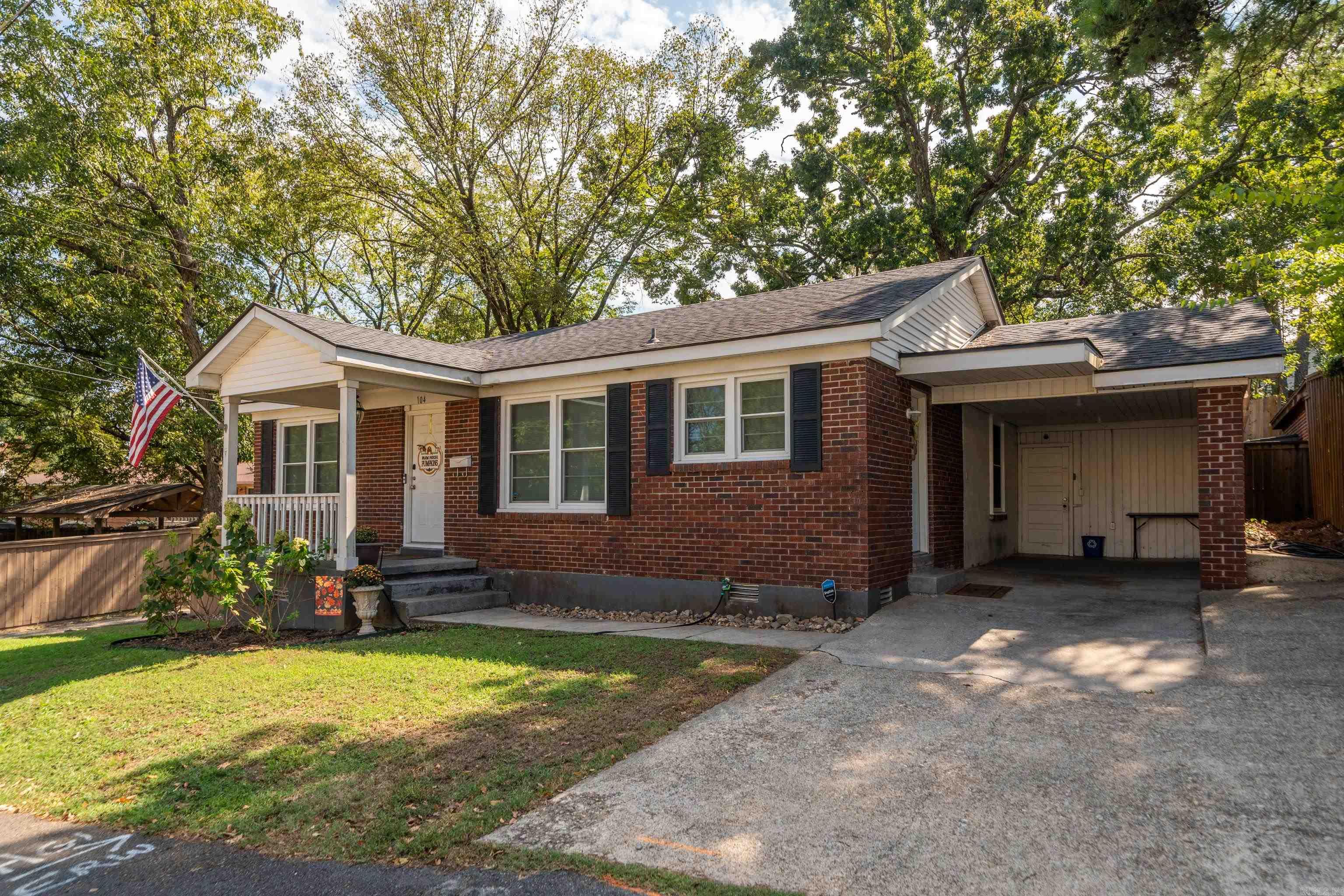 104 E St. Louis Street Property Photo 30